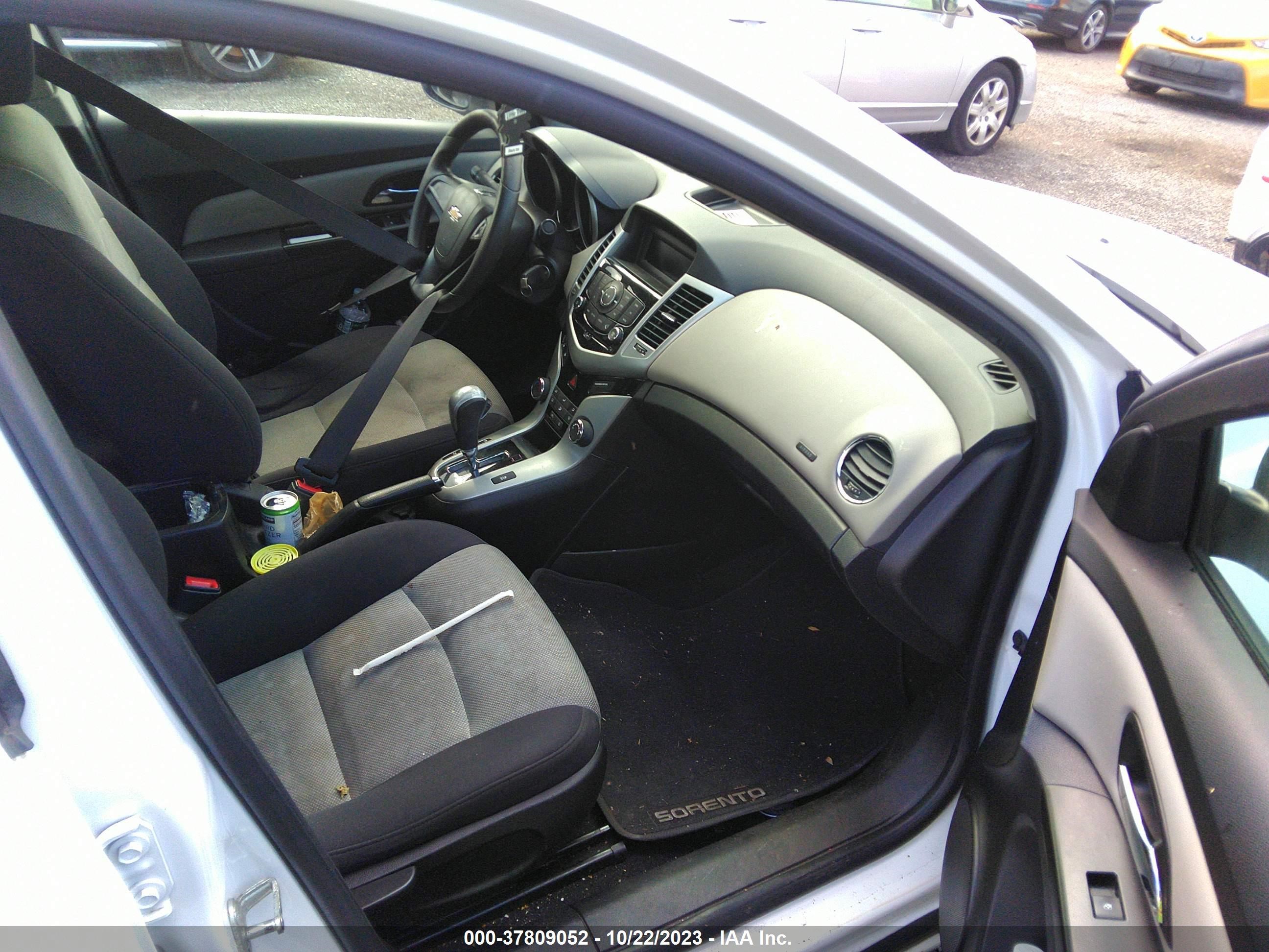 Photo 5 VIN: 1G1PA5SGXE7131883 - CHEVROLET CRUZE 