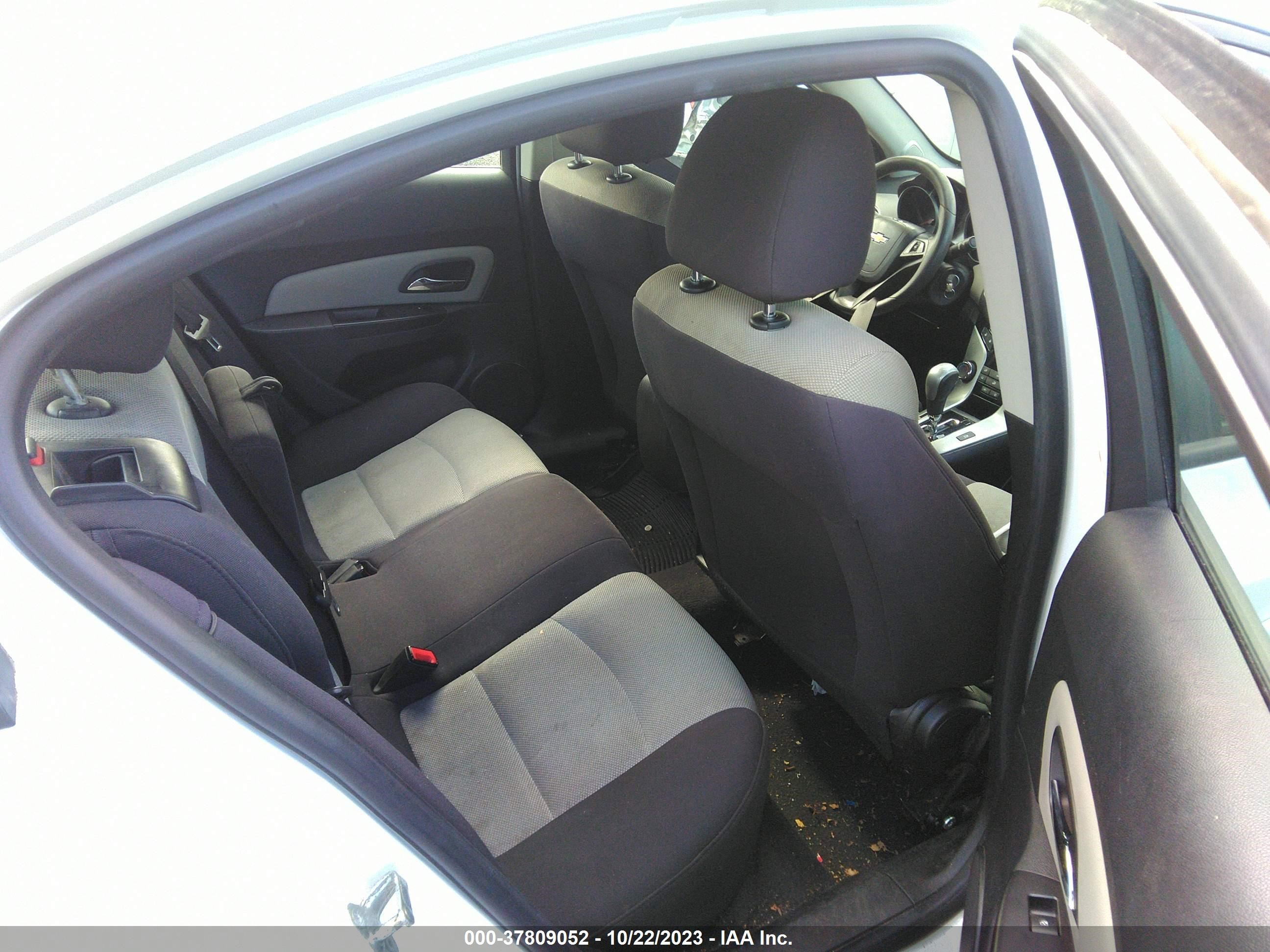 Photo 8 VIN: 1G1PA5SGXE7131883 - CHEVROLET CRUZE 