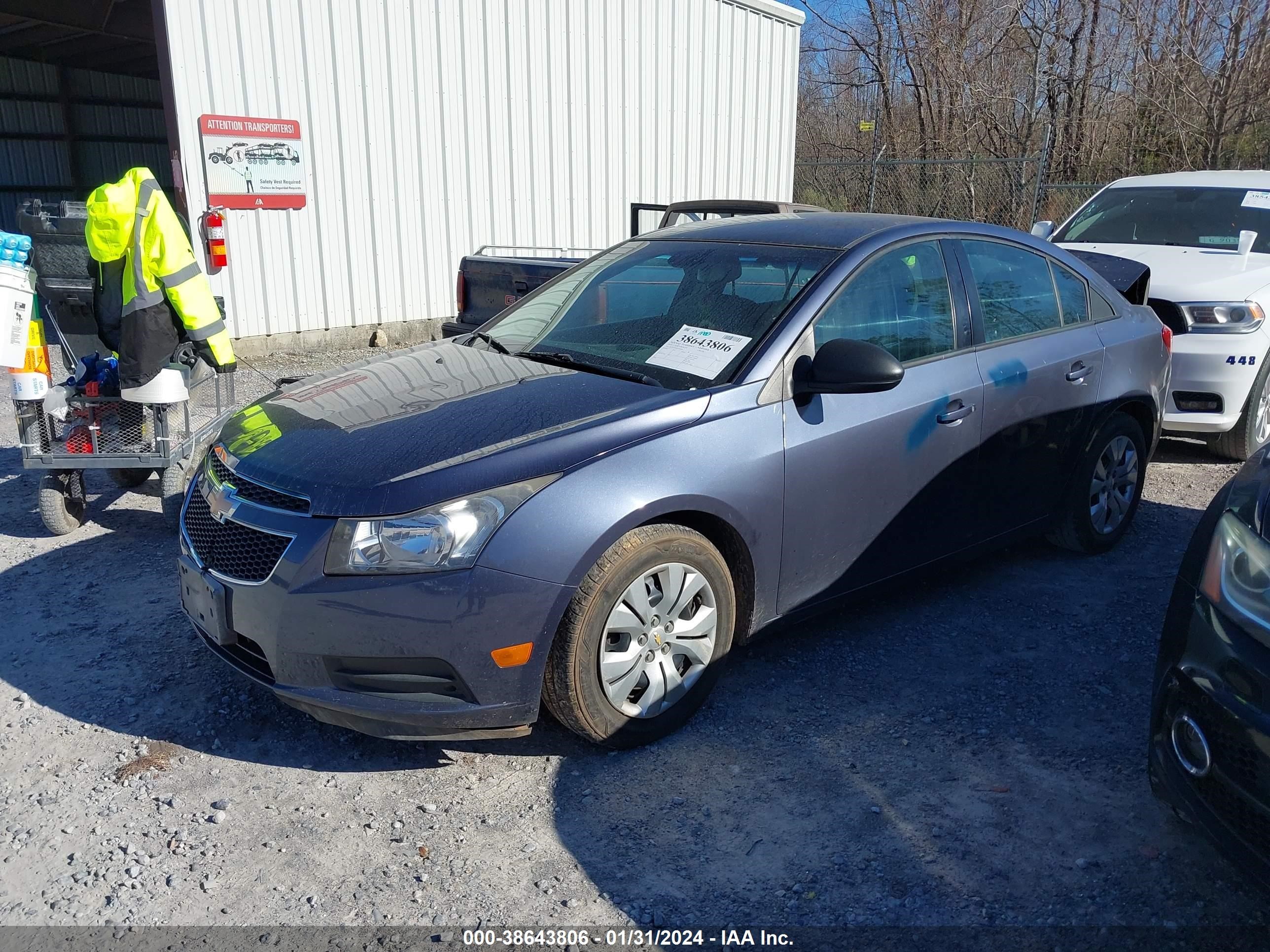 Photo 1 VIN: 1G1PA5SGXE7228002 - CHEVROLET CRUZE 