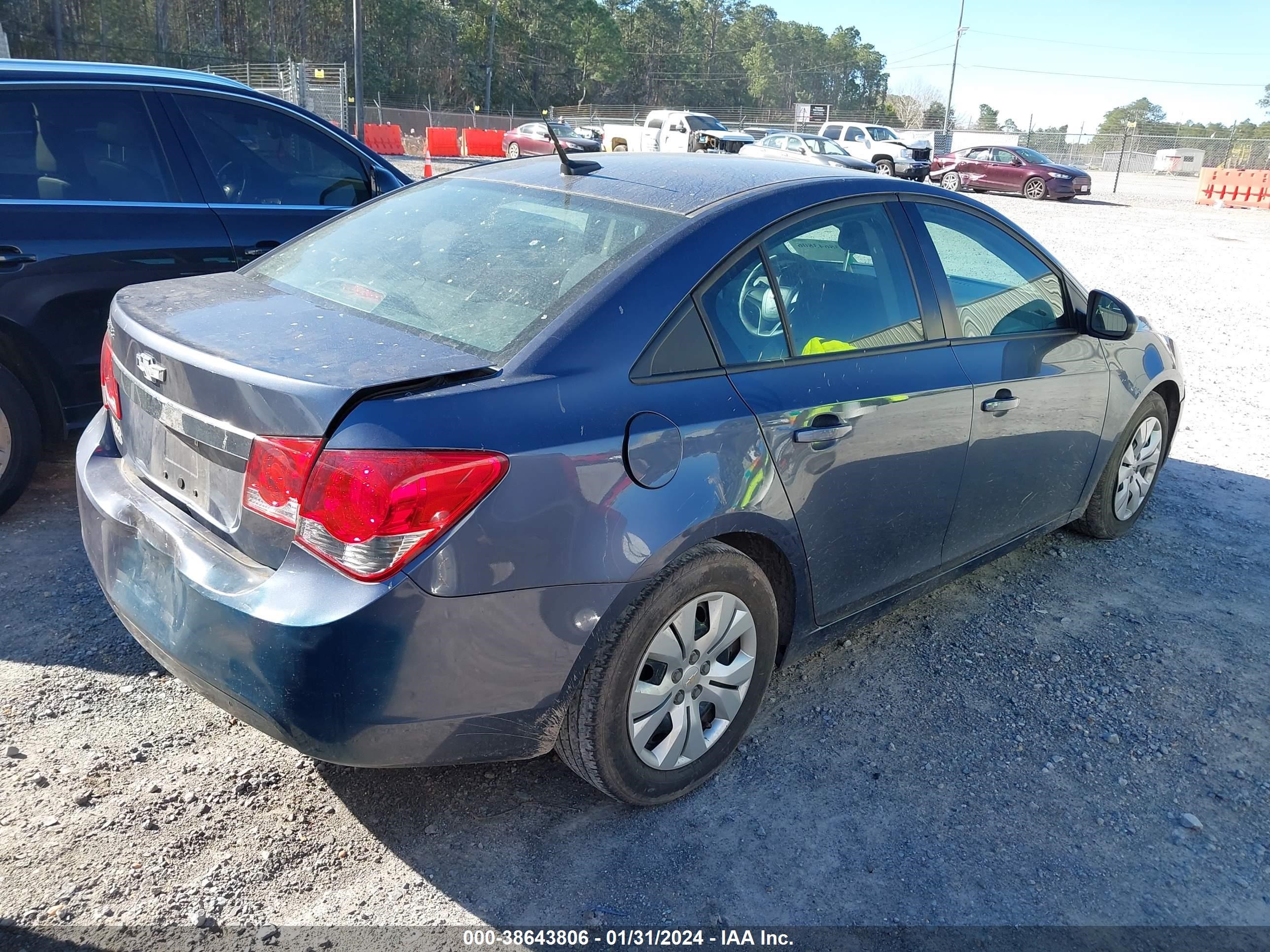 Photo 3 VIN: 1G1PA5SGXE7228002 - CHEVROLET CRUZE 