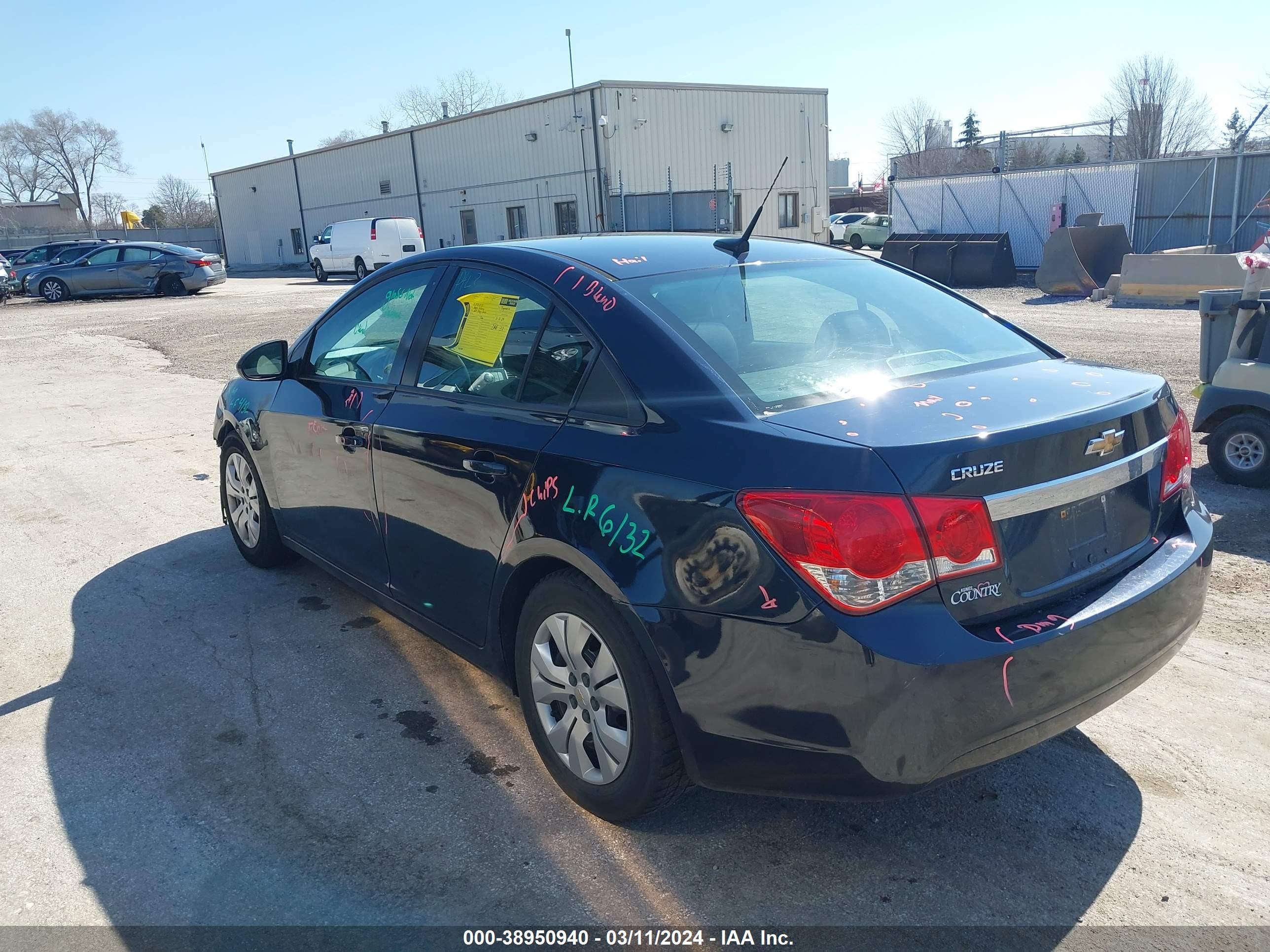 Photo 2 VIN: 1G1PA5SH1E7226082 - CHEVROLET CRUZE 