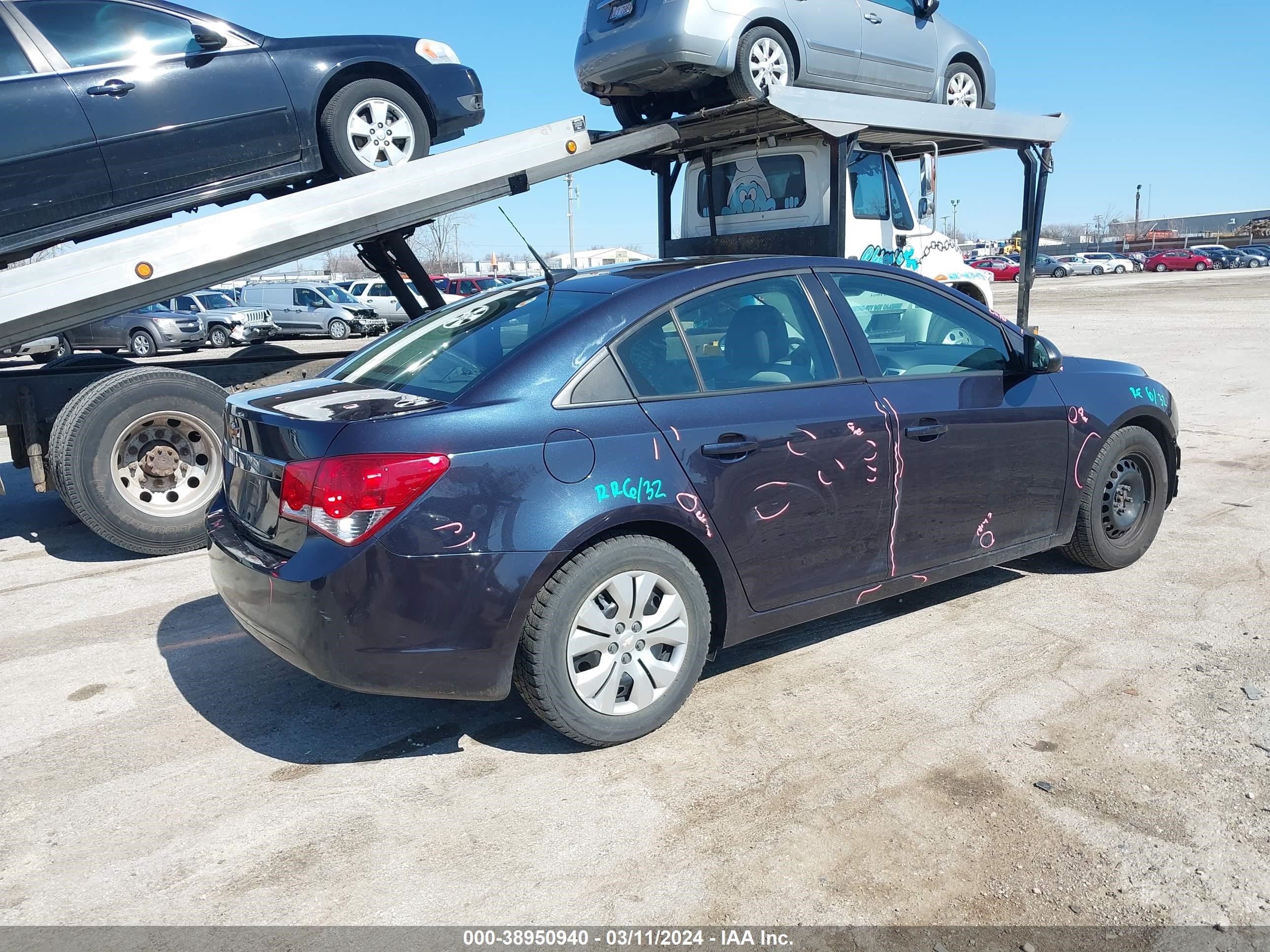 Photo 3 VIN: 1G1PA5SH1E7226082 - CHEVROLET CRUZE 