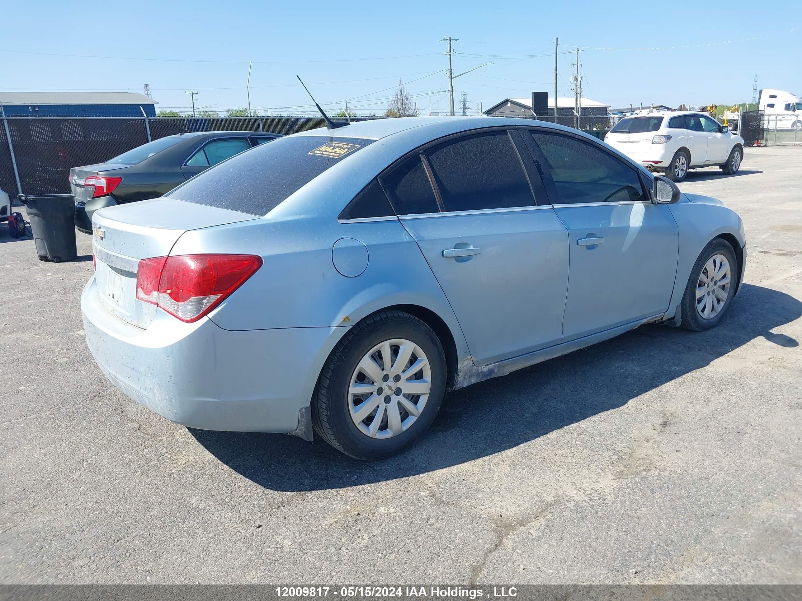 Photo 3 VIN: 1G1PA5SH2B7265758 - CHEVROLET CRUZE 