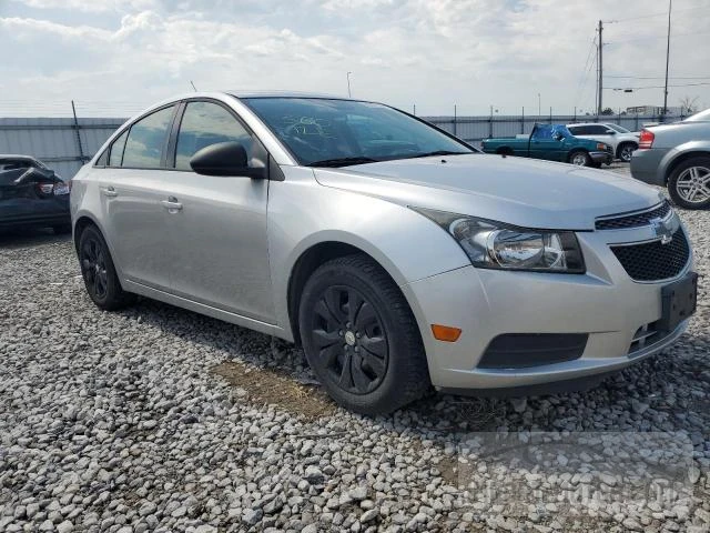 Photo 3 VIN: 1G1PA5SH2E7469819 - CHEVROLET CRUZE 