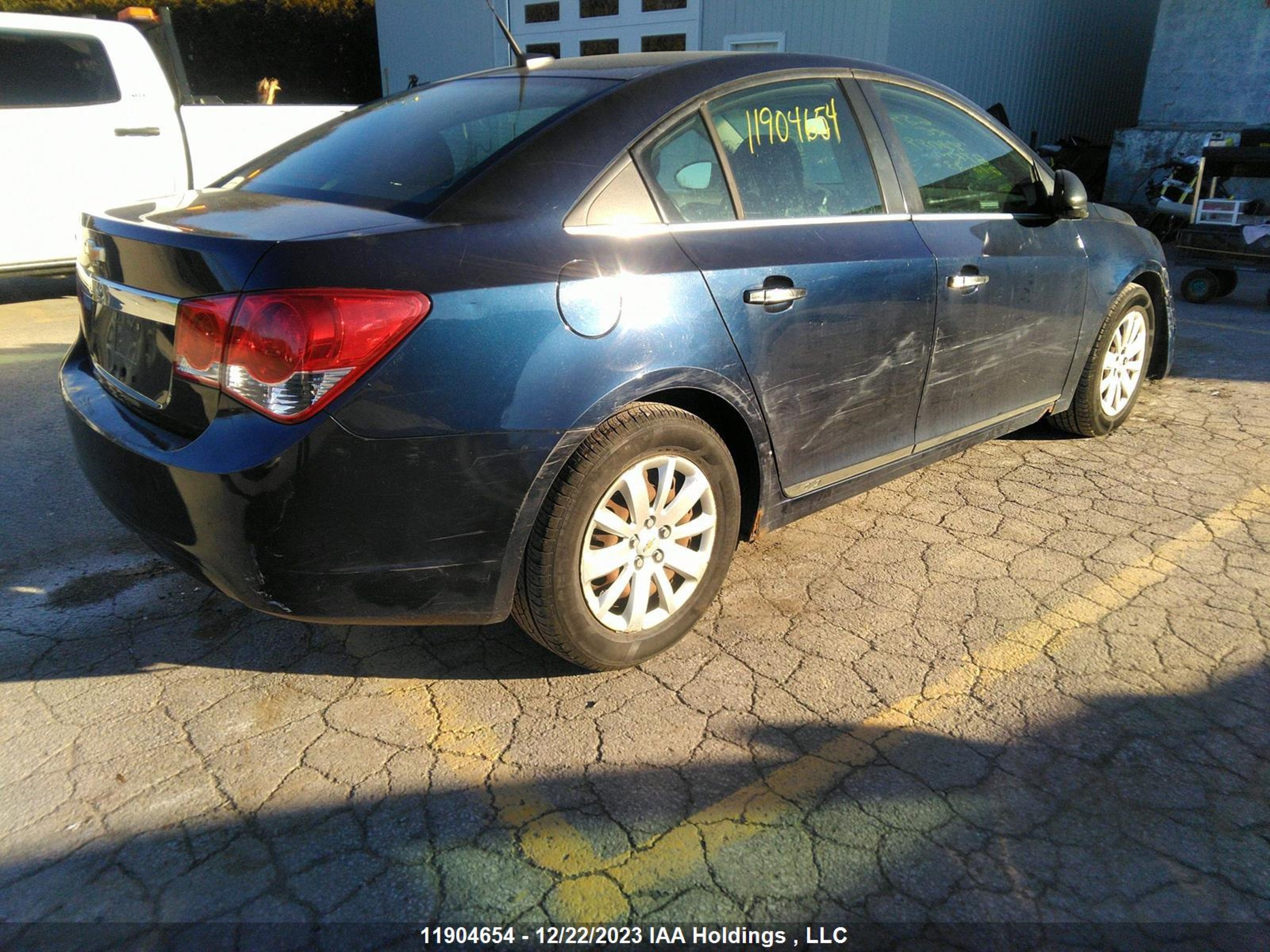 Photo 3 VIN: 1G1PA5SH3B7143099 - CHEVROLET CRUZE 