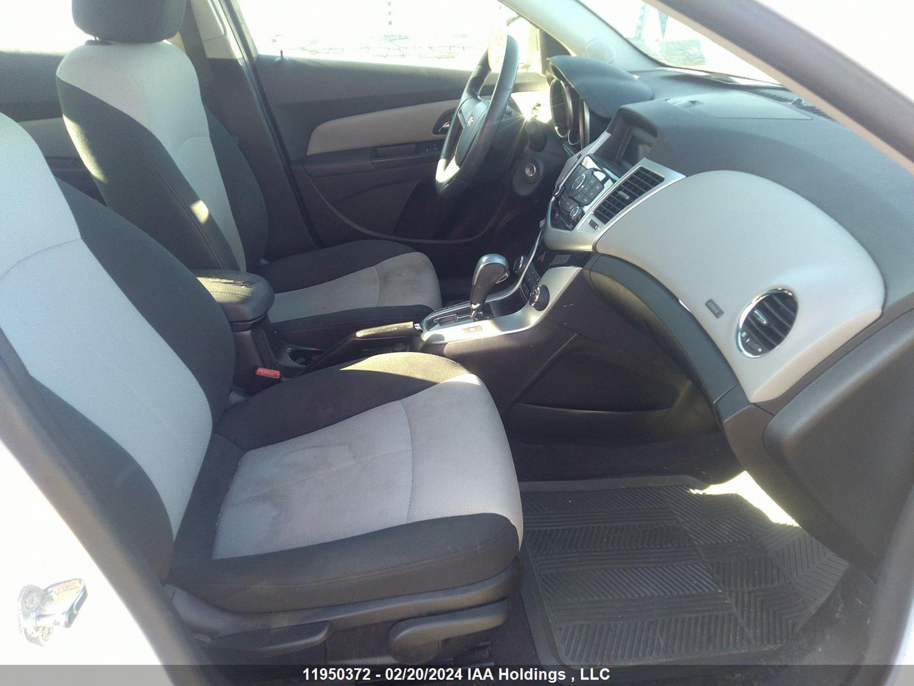 Photo 4 VIN: 1G1PA5SH4B7245379 - CHEVROLET CRUZE 