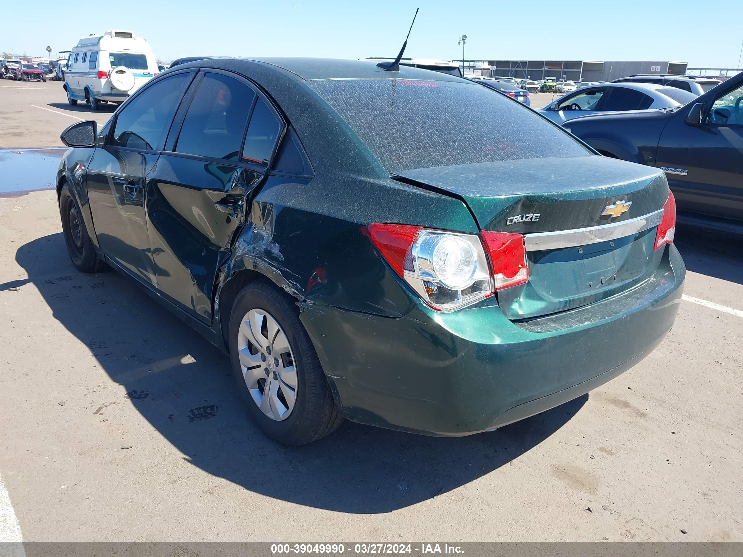 Photo 2 VIN: 1G1PA5SH5E7413633 - CHEVROLET CRUZE 