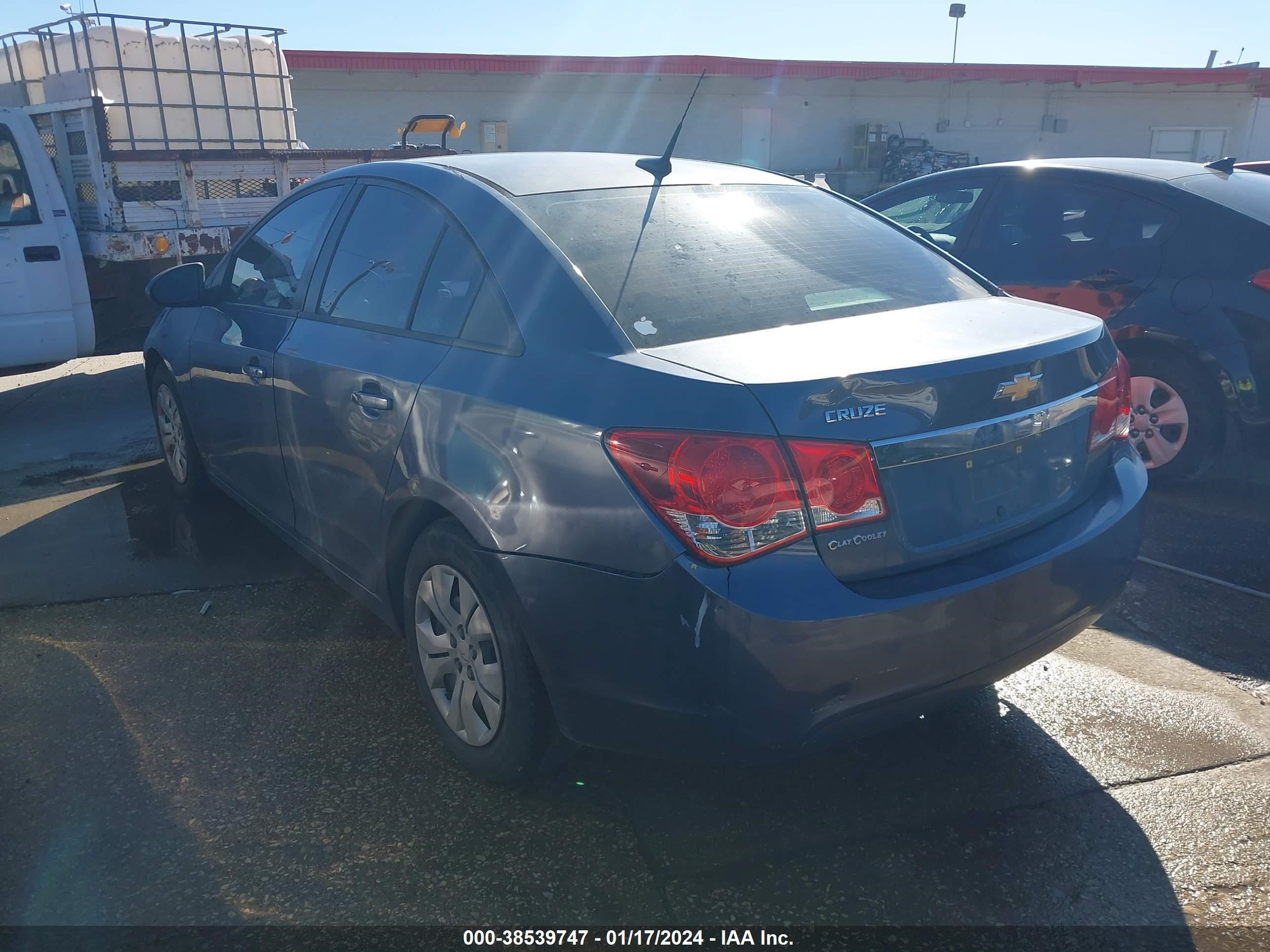 Photo 2 VIN: 1G1PA5SH6E7144266 - CHEVROLET CRUZE 