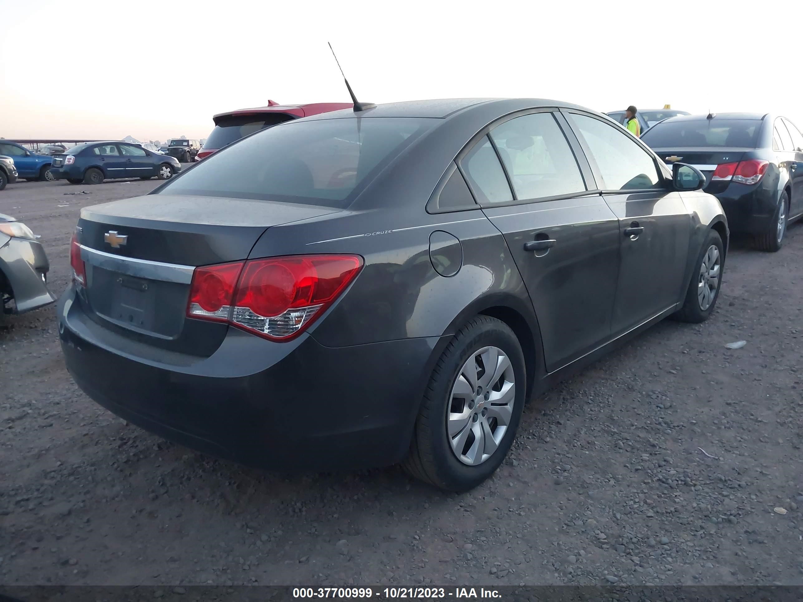 Photo 3 VIN: 1G1PA5SH6E7180488 - CHEVROLET CRUZE 