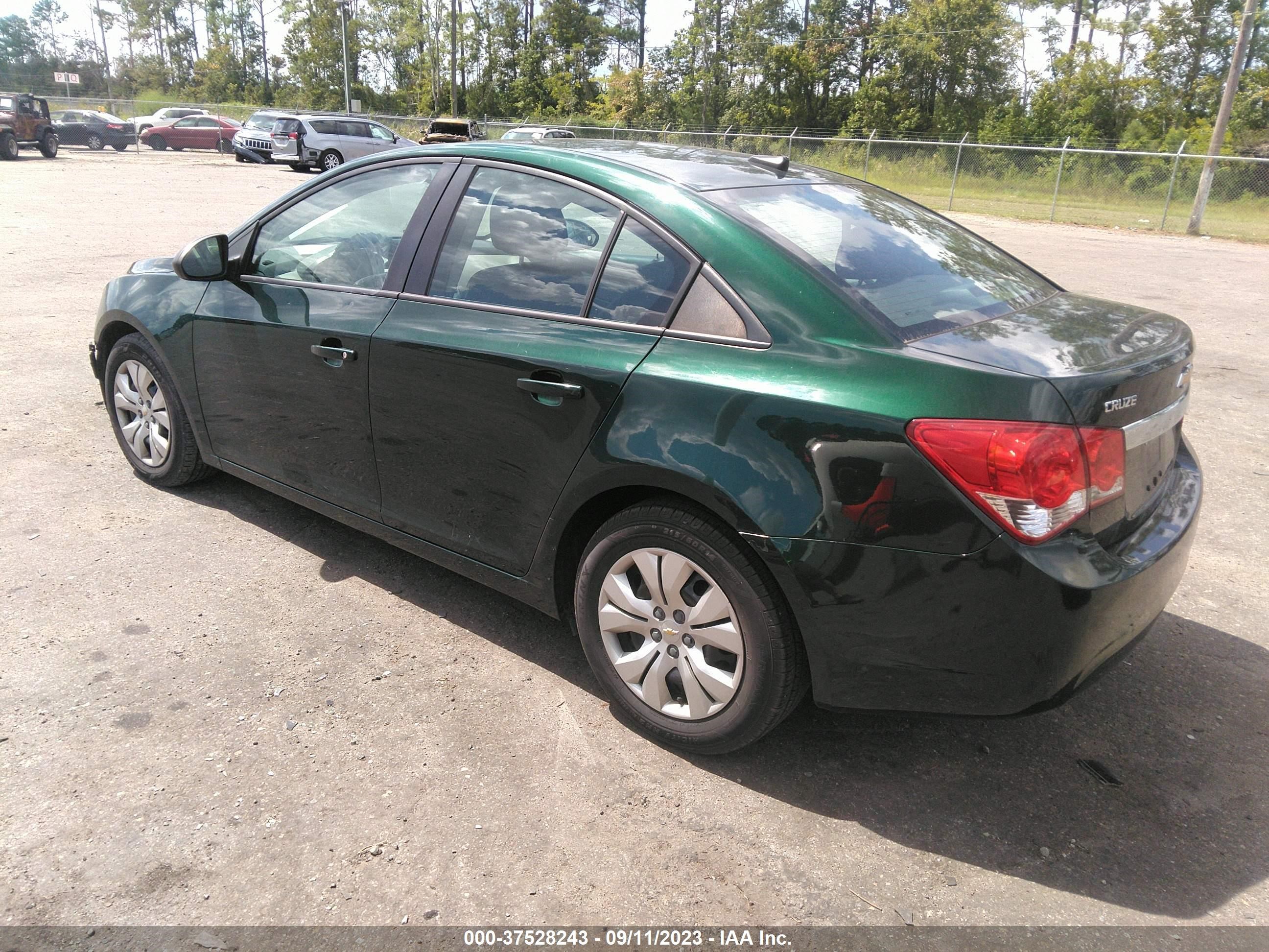 Photo 2 VIN: 1G1PA5SH6E7476837 - CHEVROLET CRUZE 