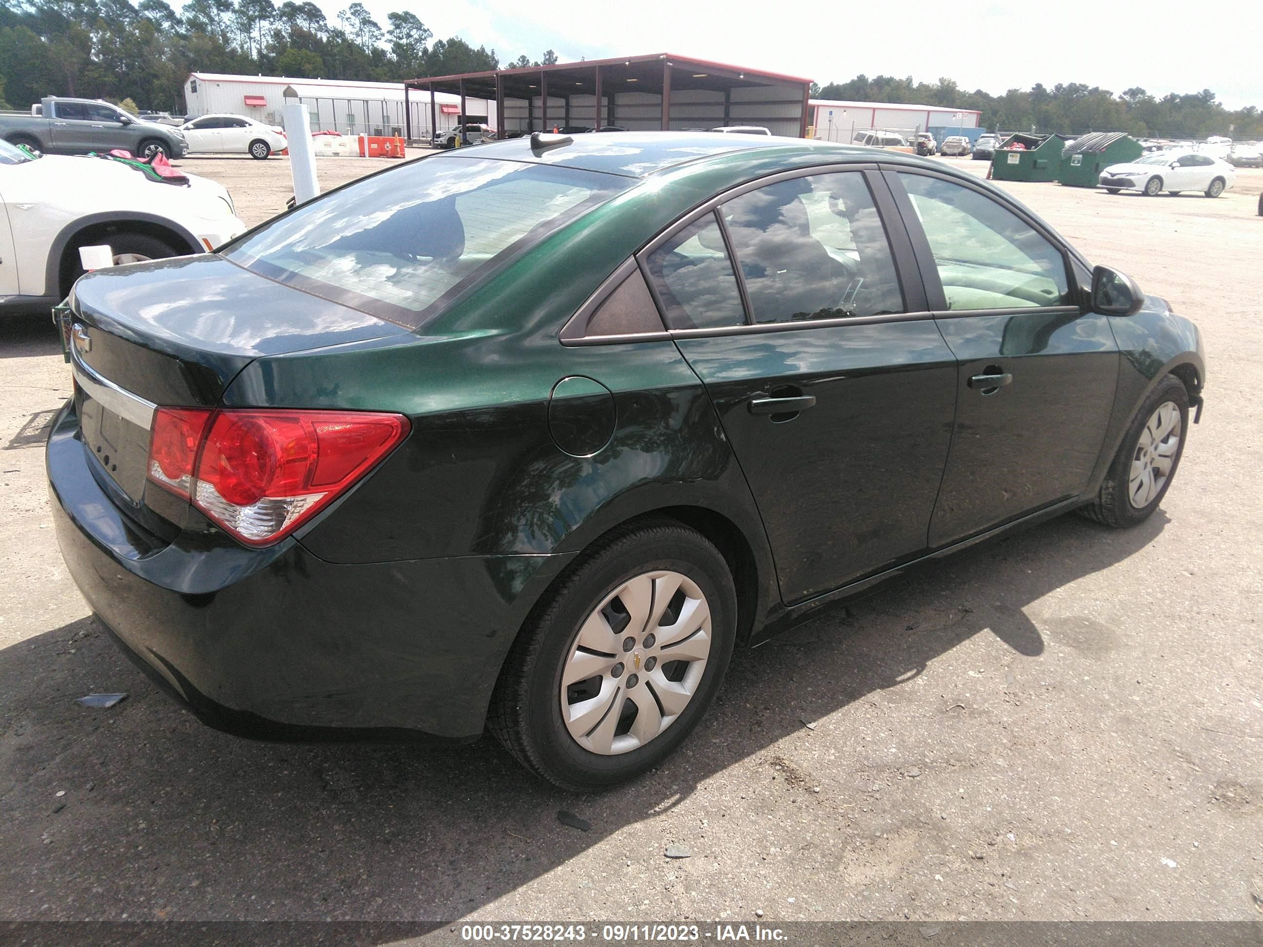 Photo 3 VIN: 1G1PA5SH6E7476837 - CHEVROLET CRUZE 