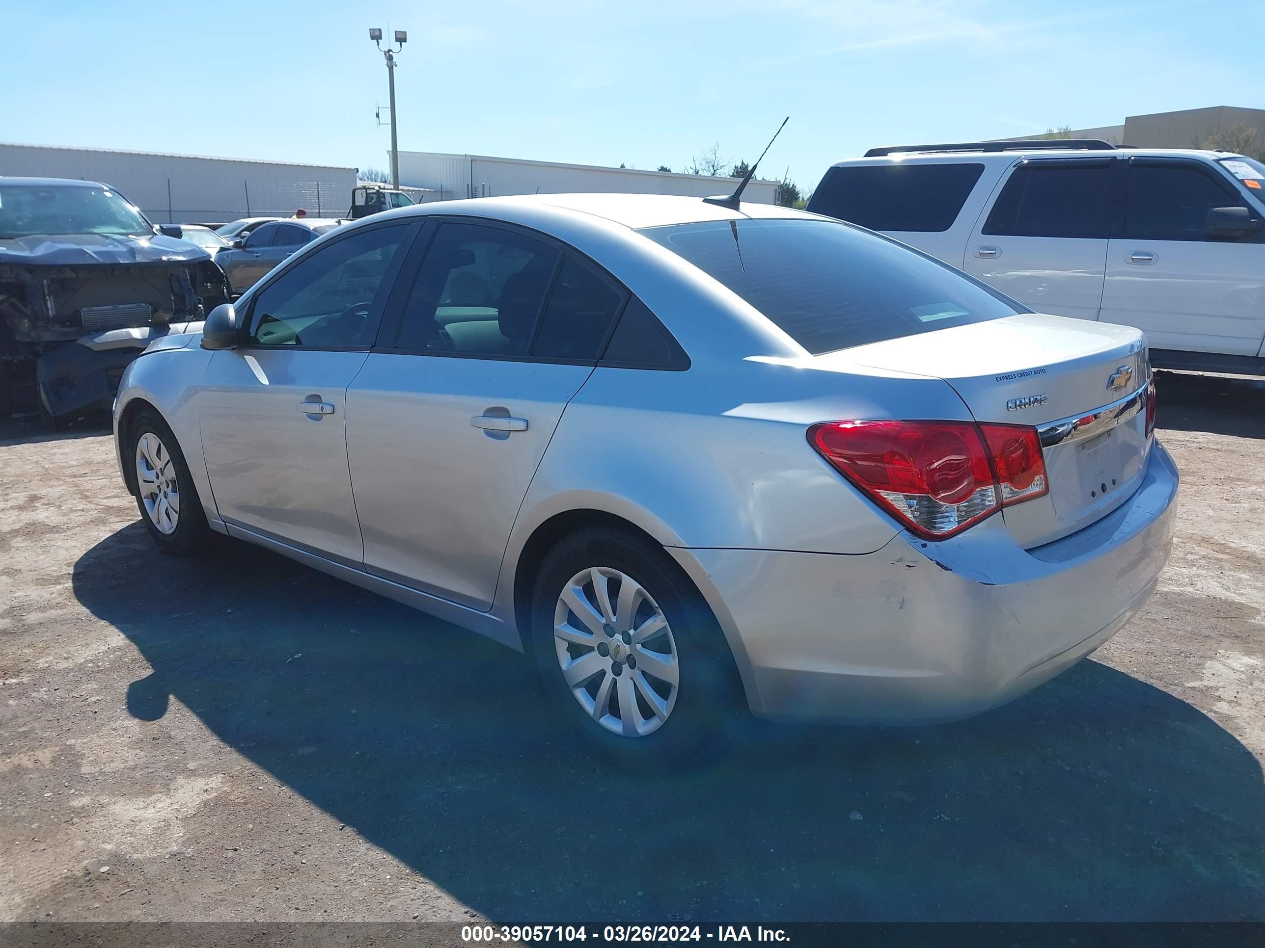 Photo 2 VIN: 1G1PA5SH9E7256916 - CHEVROLET CRUZE 