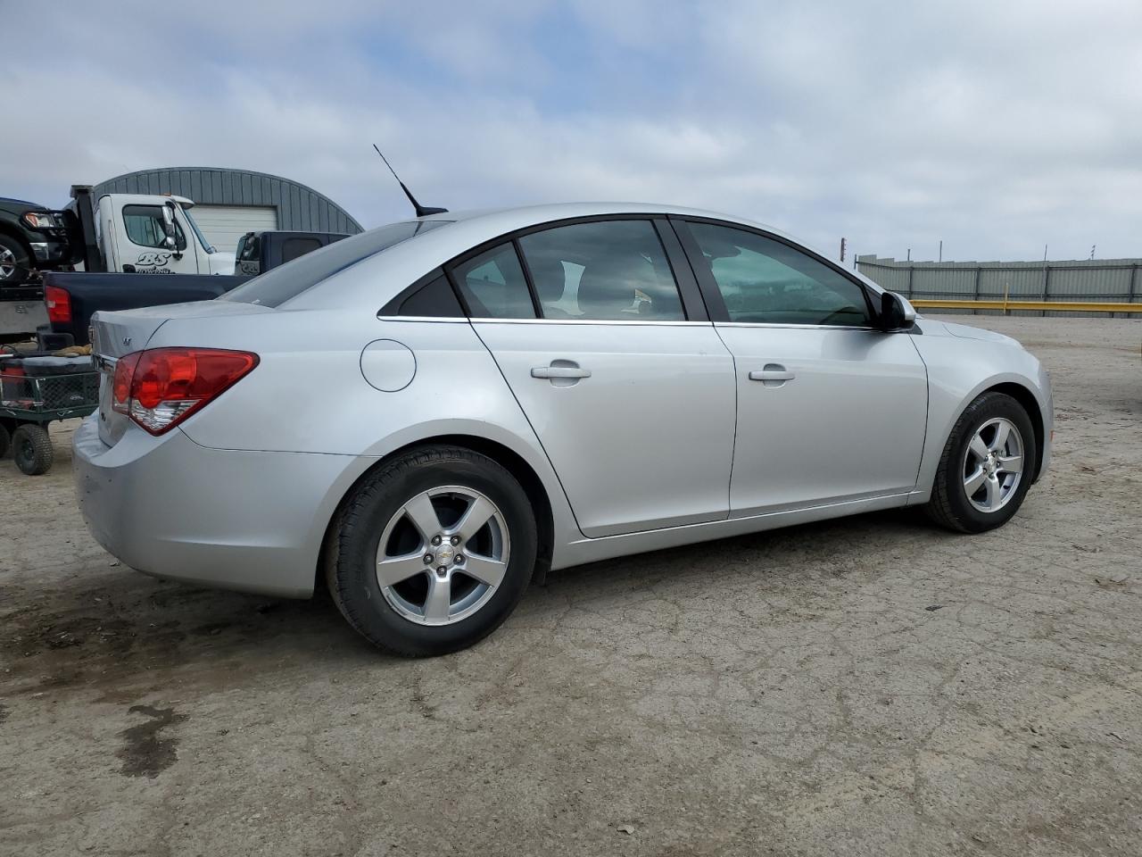 Photo 2 VIN: 1G1PC5SB0E7181898 - CHEVROLET CRUZE 