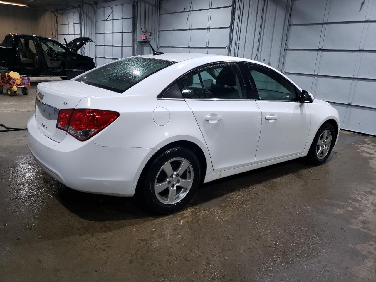 Photo 2 VIN: 1G1PC5SB0E7424254 - CHEVROLET CRUZE 