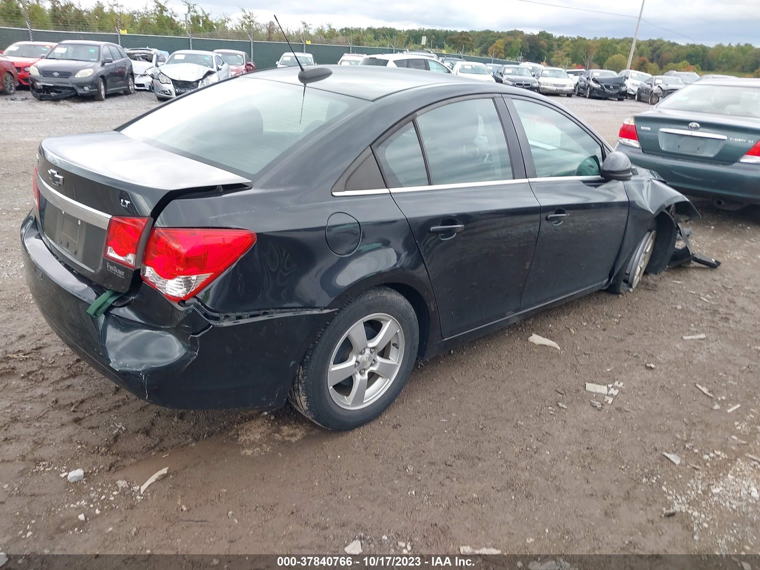 Photo 3 VIN: 1G1PC5SB0F7246265 - CHEVROLET CRUZE 