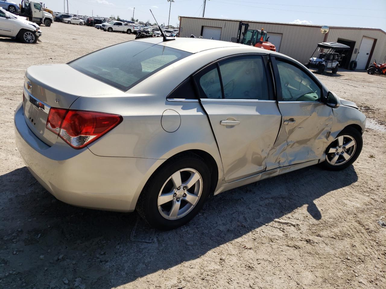 Photo 2 VIN: 1G1PC5SB1D7142137 - CHEVROLET CRUZE 