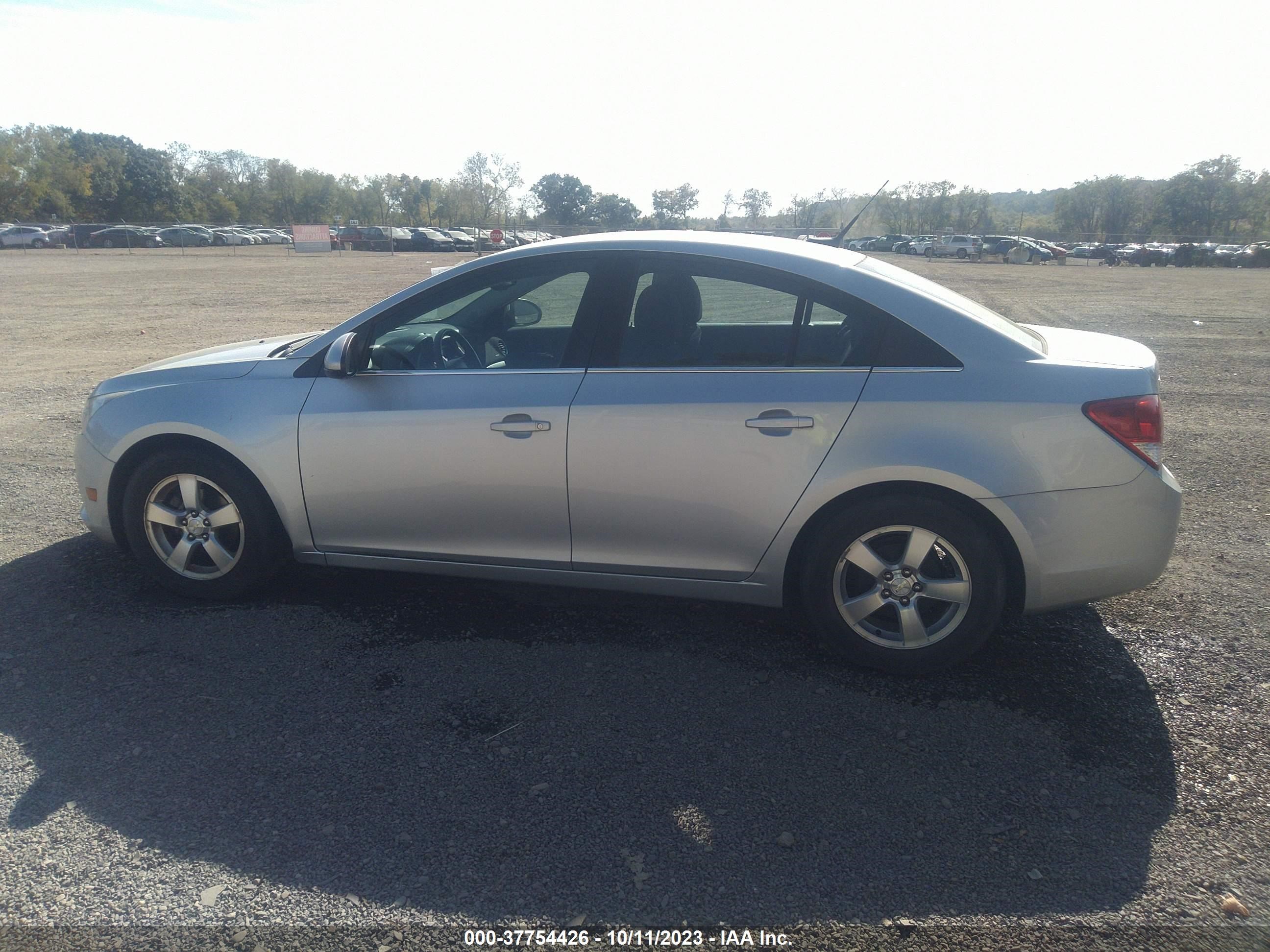 Photo 13 VIN: 1G1PC5SB1E7205495 - CHEVROLET CRUZE 