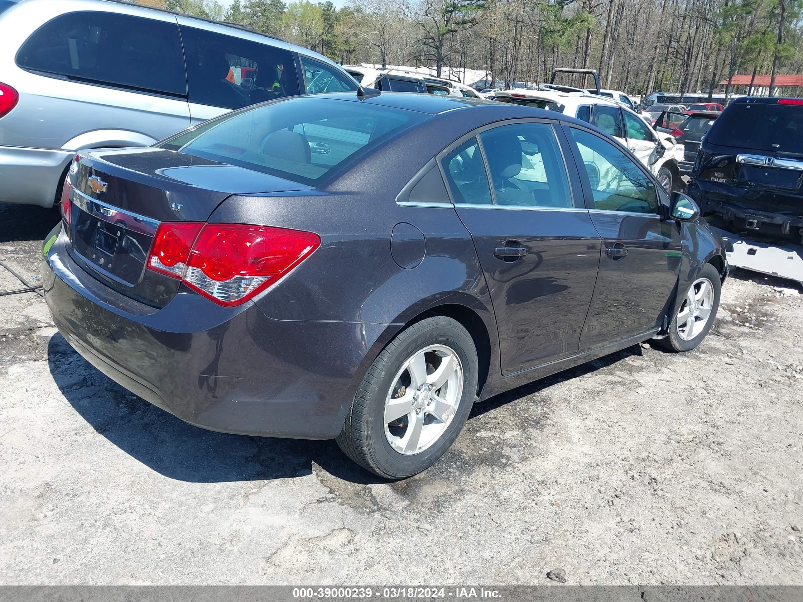 Photo 3 VIN: 1G1PC5SB1E7238691 - CHEVROLET CRUZE 