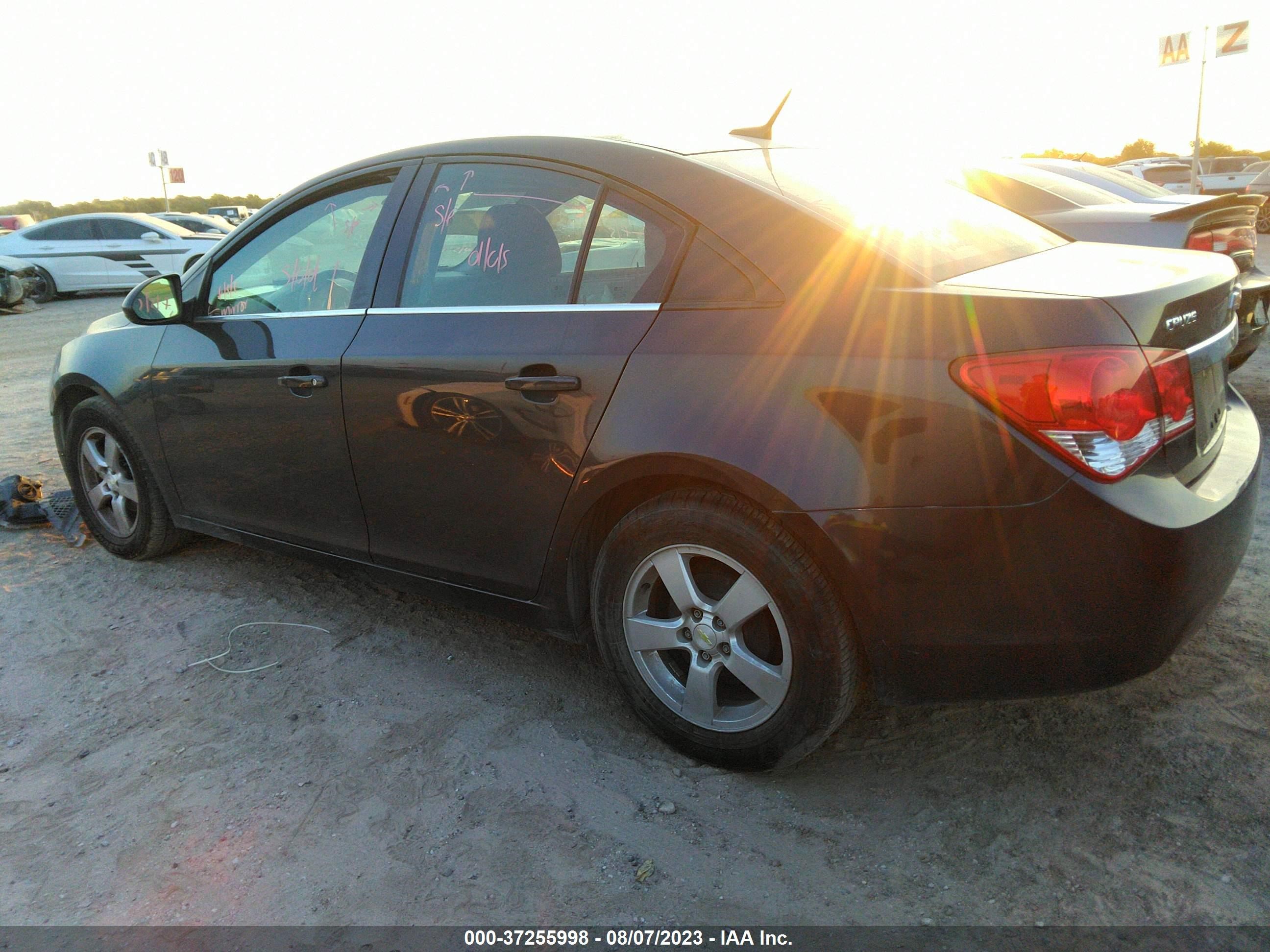 Photo 2 VIN: 1G1PC5SB1E7451768 - CHEVROLET CRUZE 