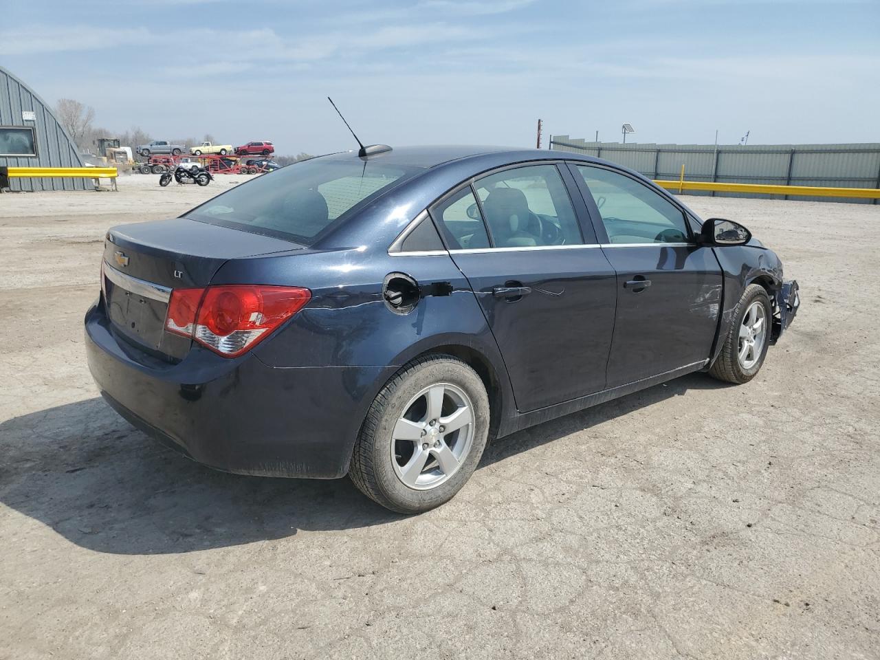 Photo 2 VIN: 1G1PC5SB1F7207801 - CHEVROLET CRUZE 