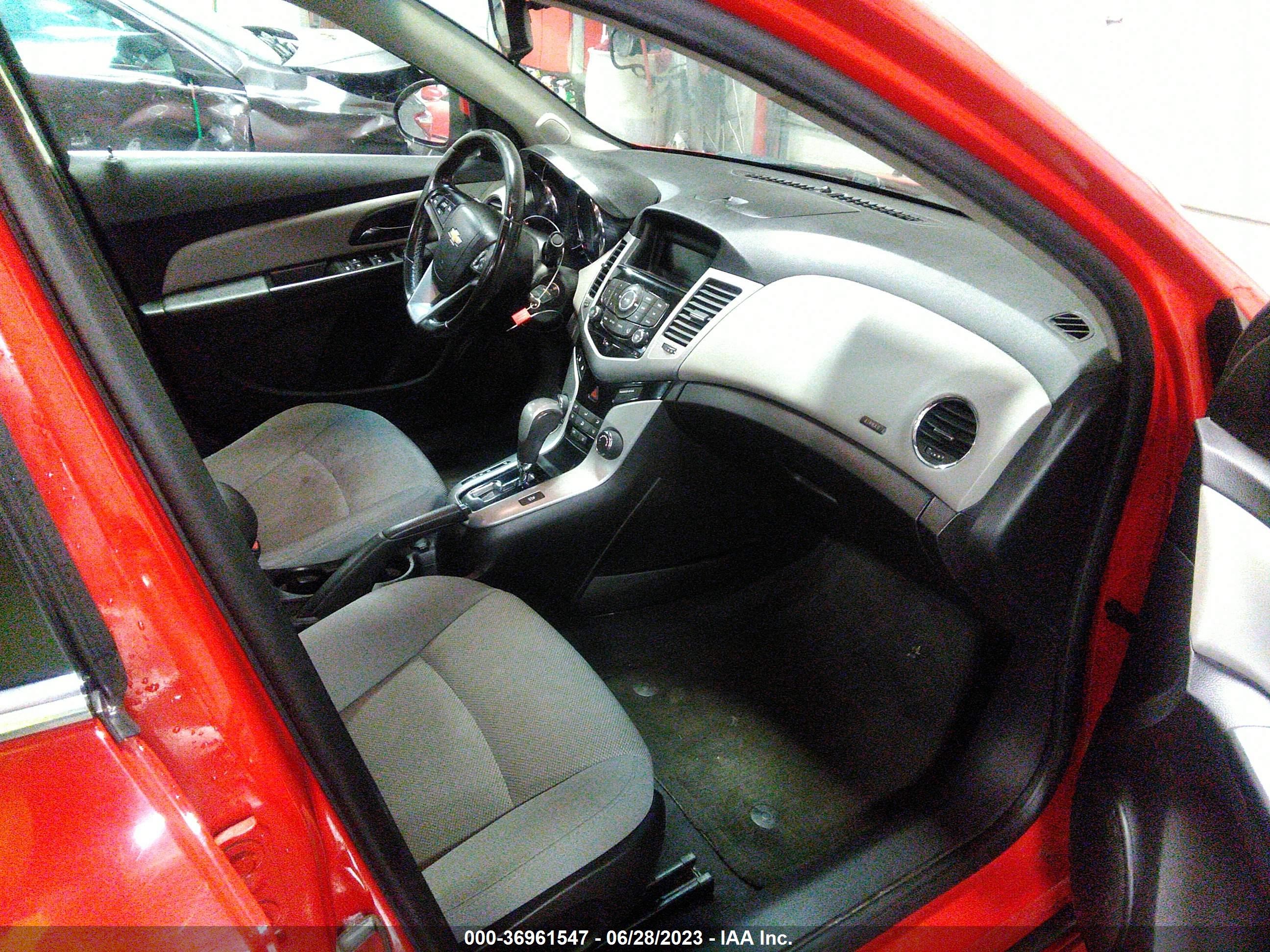 Photo 4 VIN: 1G1PC5SB2D7142227 - CHEVROLET CRUZE 