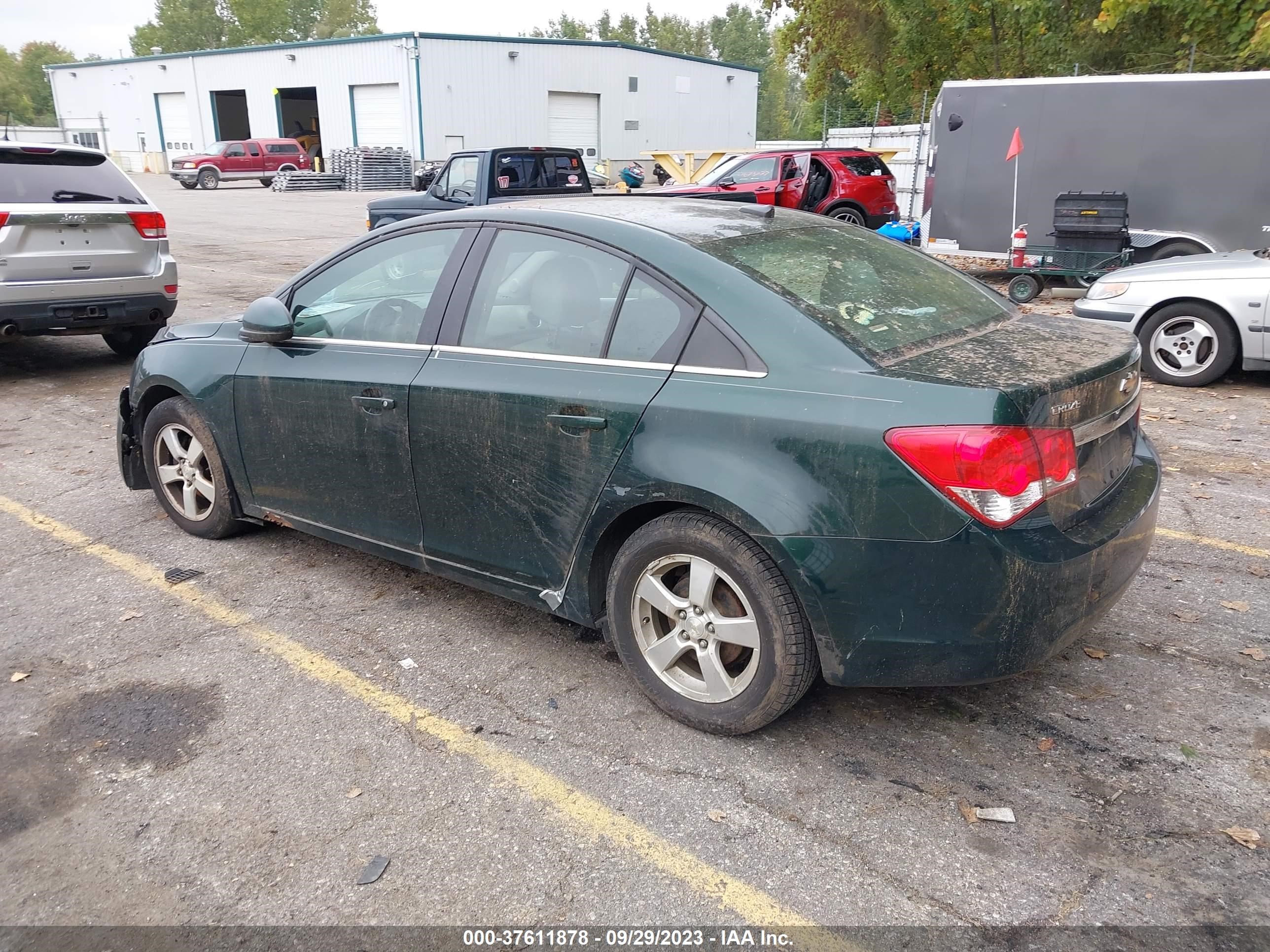 Photo 2 VIN: 1G1PC5SB2E7262594 - CHEVROLET CRUZE 