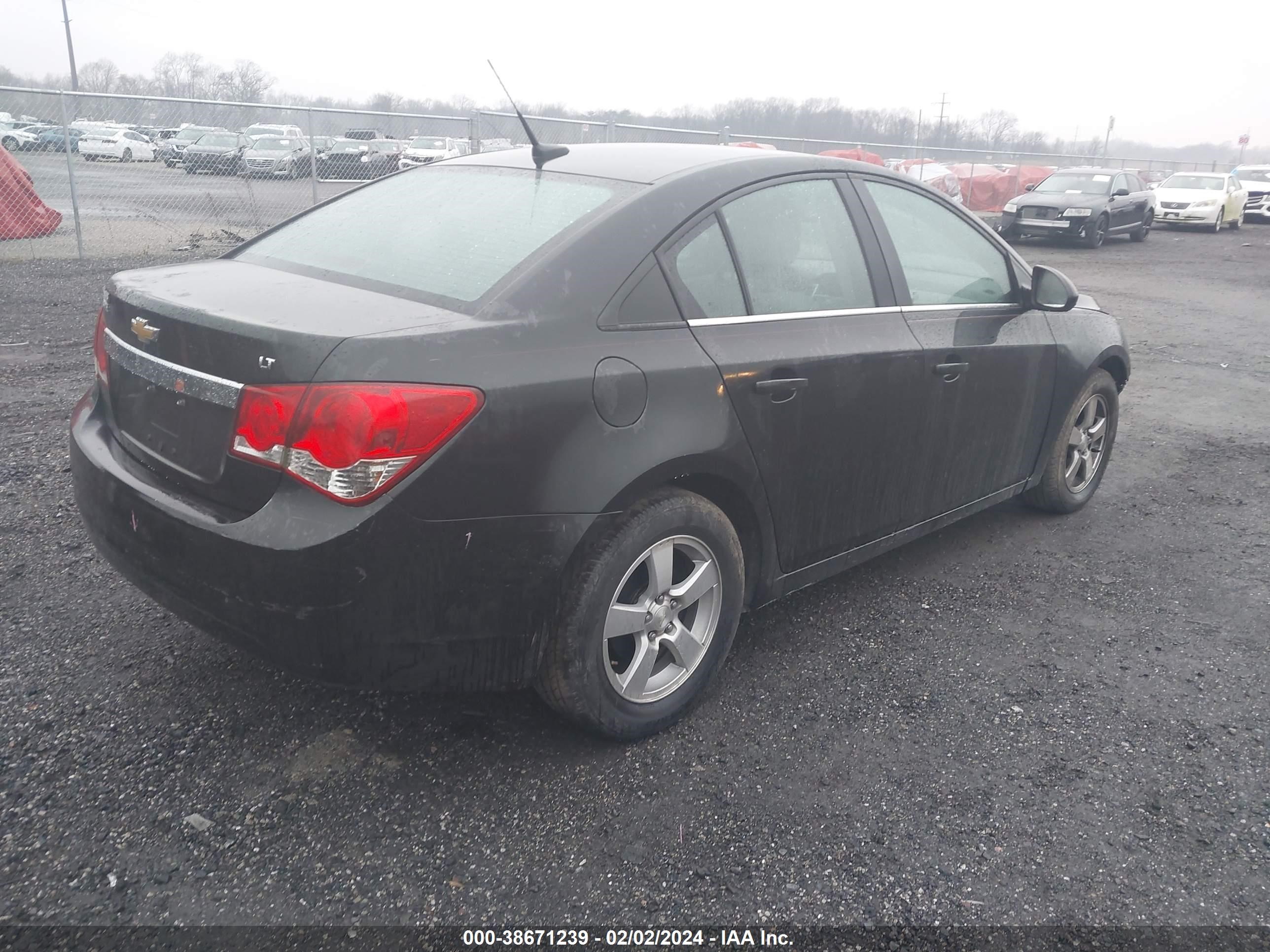 Photo 3 VIN: 1G1PC5SB2E7306738 - CHEVROLET CRUZE 