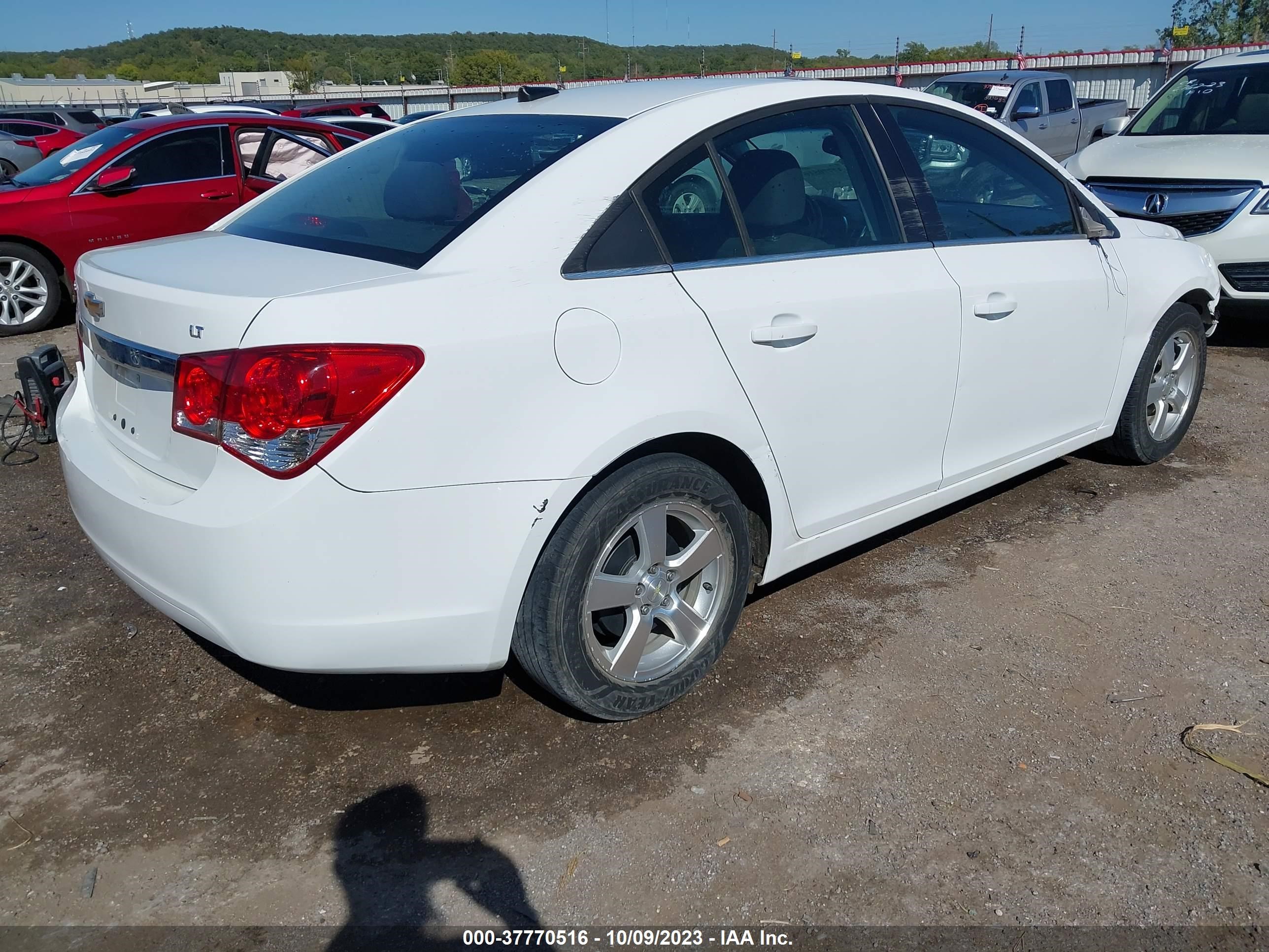 Photo 3 VIN: 1G1PC5SB3D7105073 - CHEVROLET CRUZE 