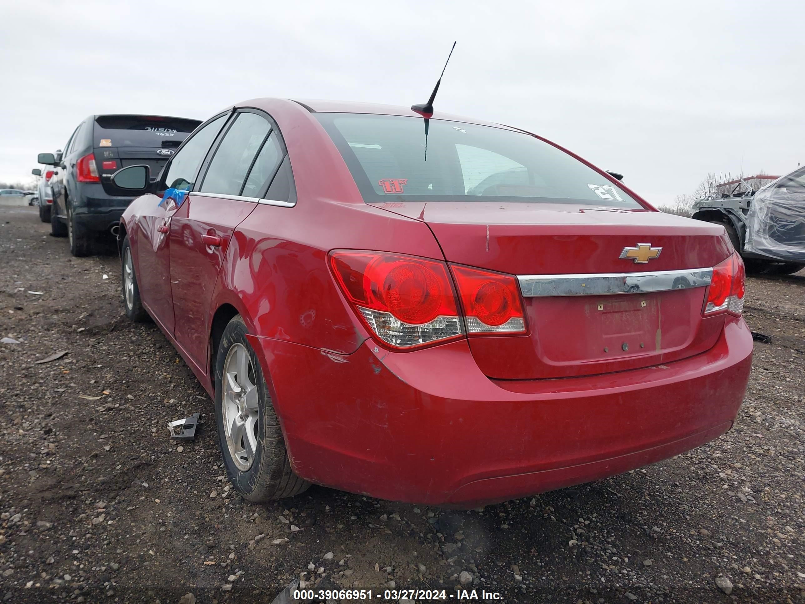 Photo 2 VIN: 1G1PC5SB3E7156316 - CHEVROLET CRUZE 