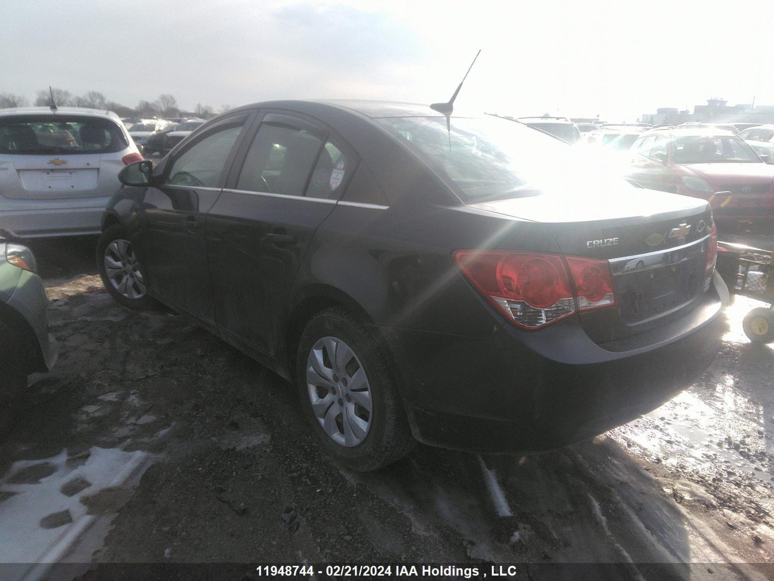 Photo 2 VIN: 1G1PC5SB3E7256609 - CHEVROLET CRUZE 