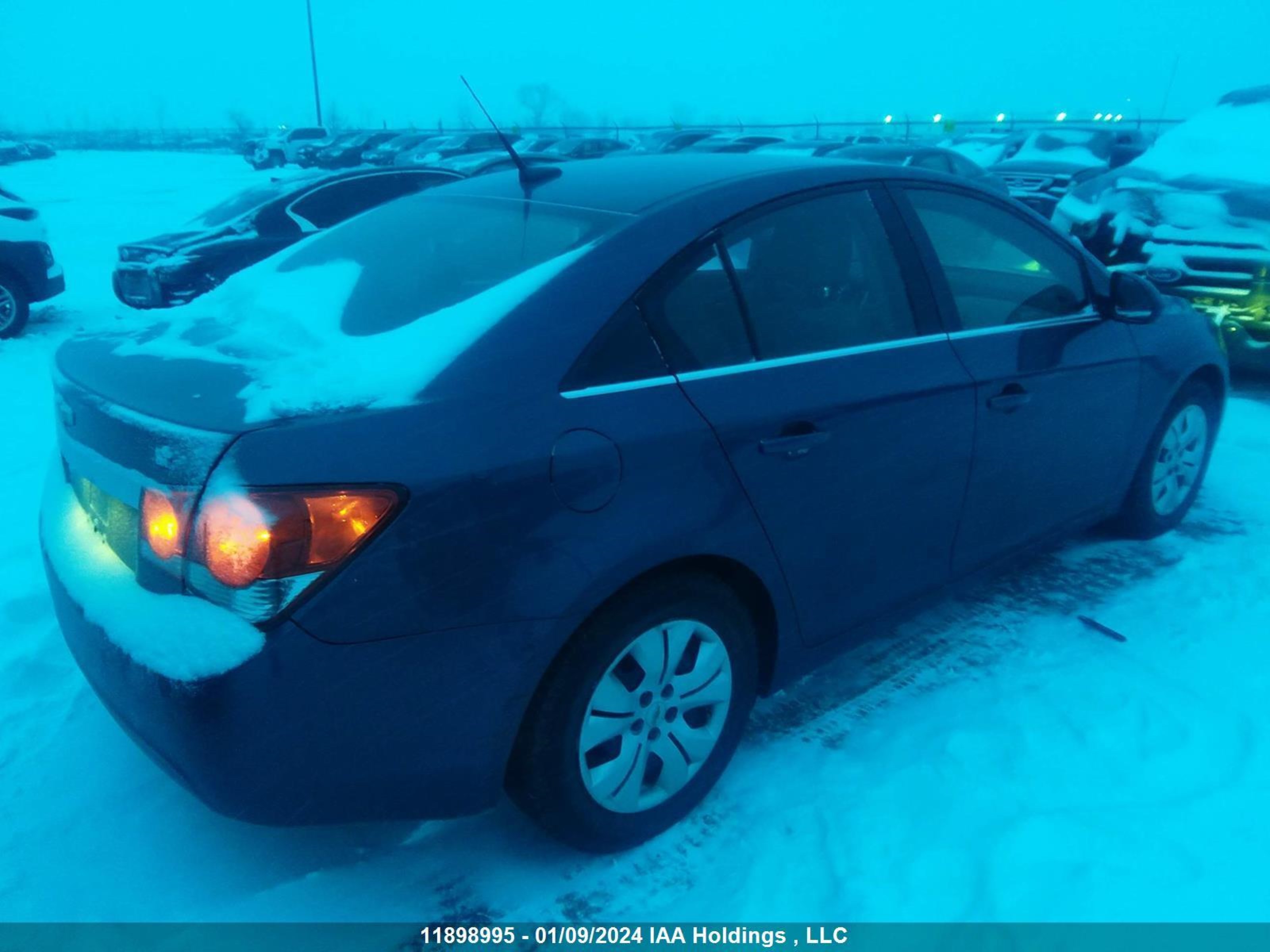 Photo 3 VIN: 1G1PC5SB3E7282093 - CHEVROLET CRUZE 