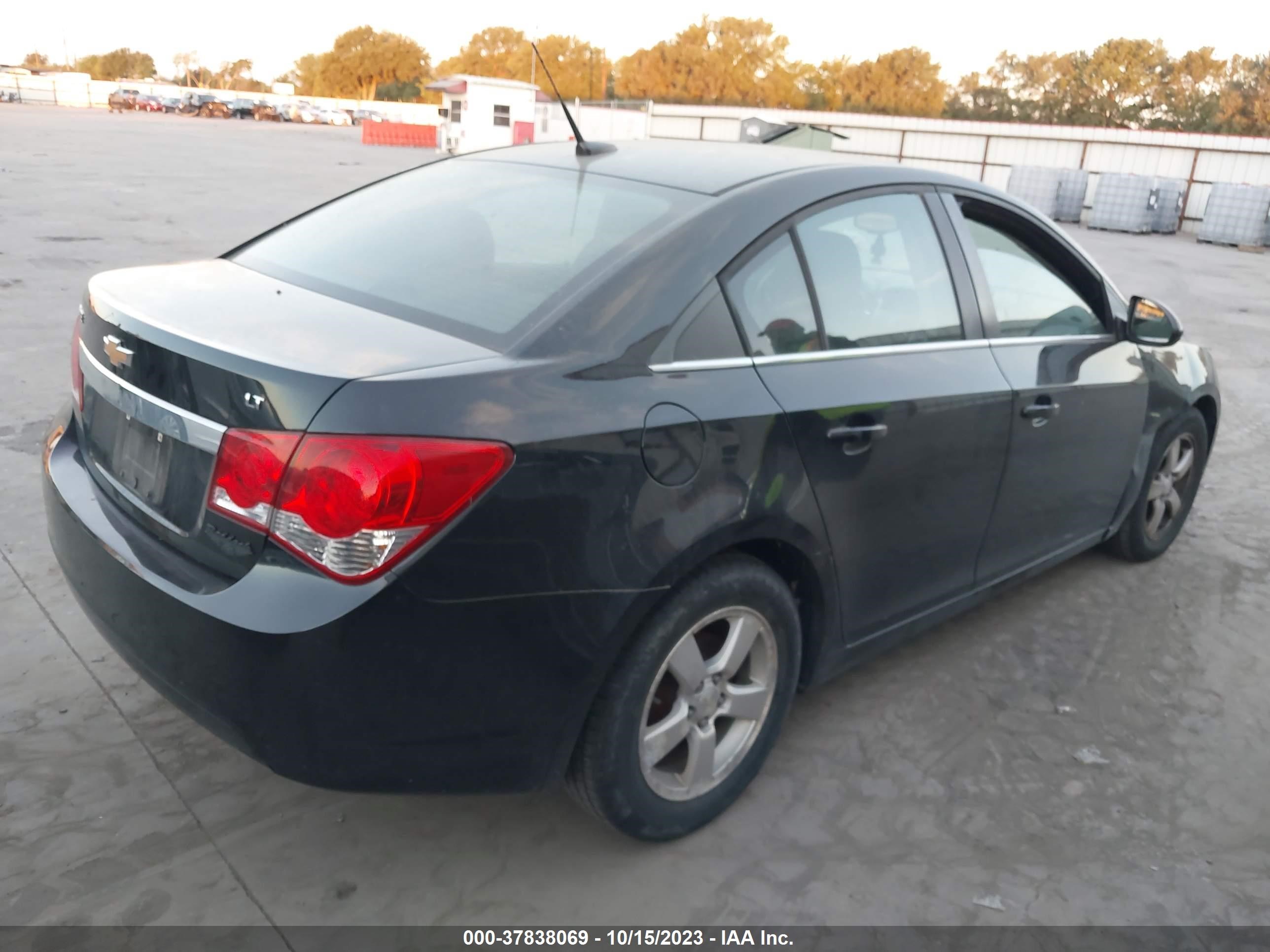 Photo 3 VIN: 1G1PC5SB3E7288962 - CHEVROLET CRUZE 