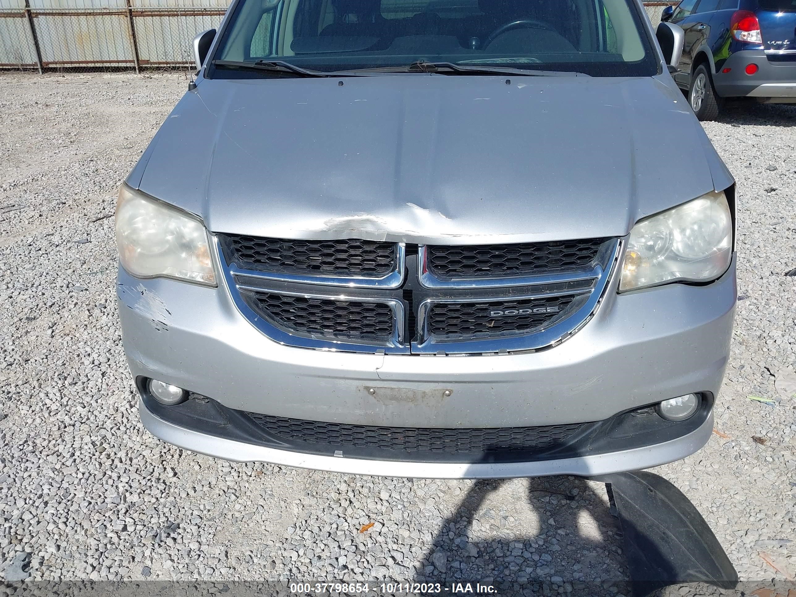 Photo 5 VIN: 1G1PC5SB3E7347895 - DODGE CARAVAN 