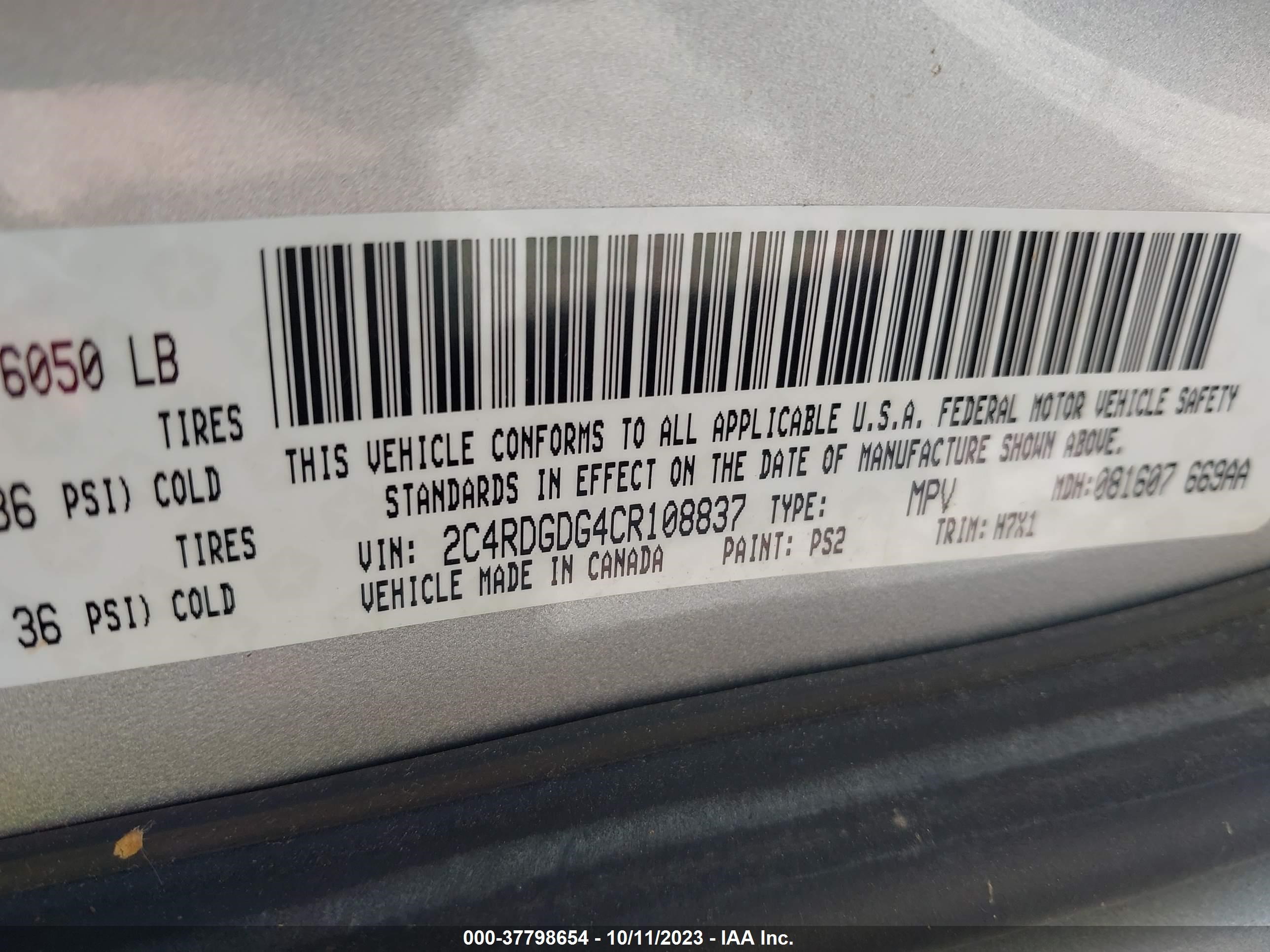 Photo 8 VIN: 1G1PC5SB3E7347895 - DODGE CARAVAN 