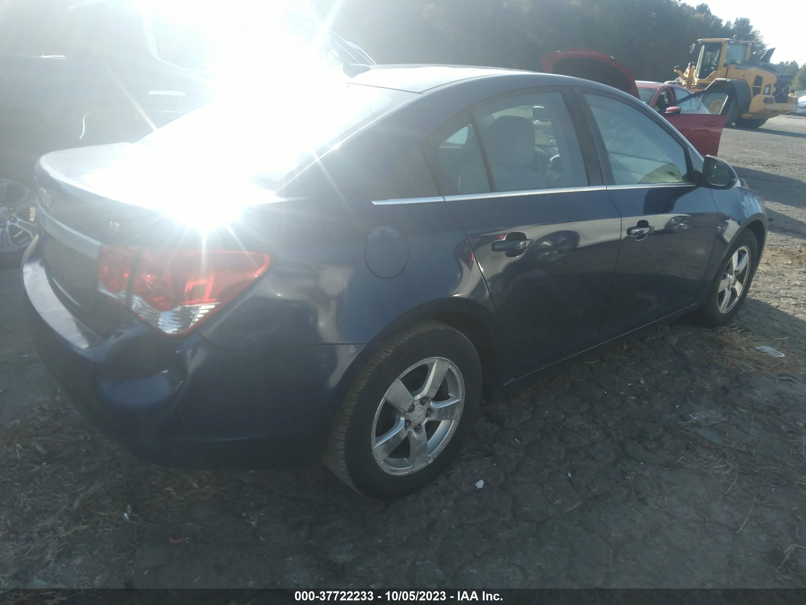 Photo 3 VIN: 1G1PC5SB4D7286328 - CHEVROLET CRUZE 