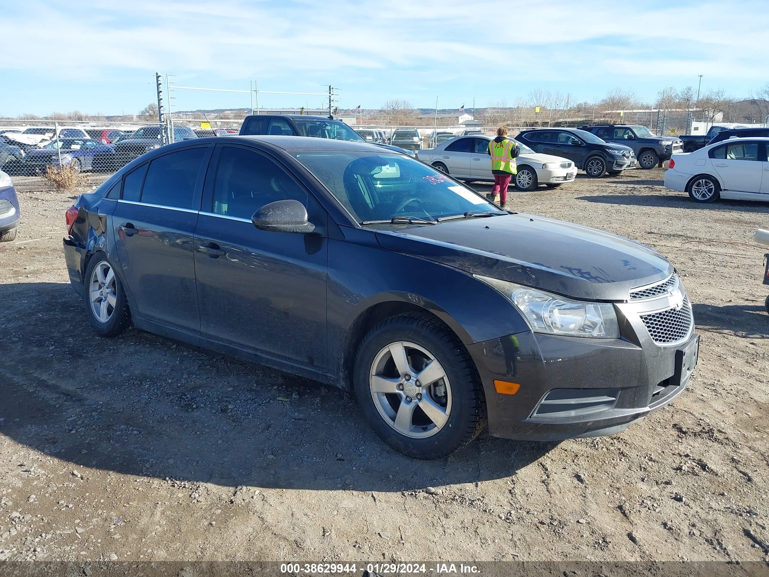 Photo 2 VIN: 1G1PC5SB4E7276187 - CHEVROLET CRUZE 