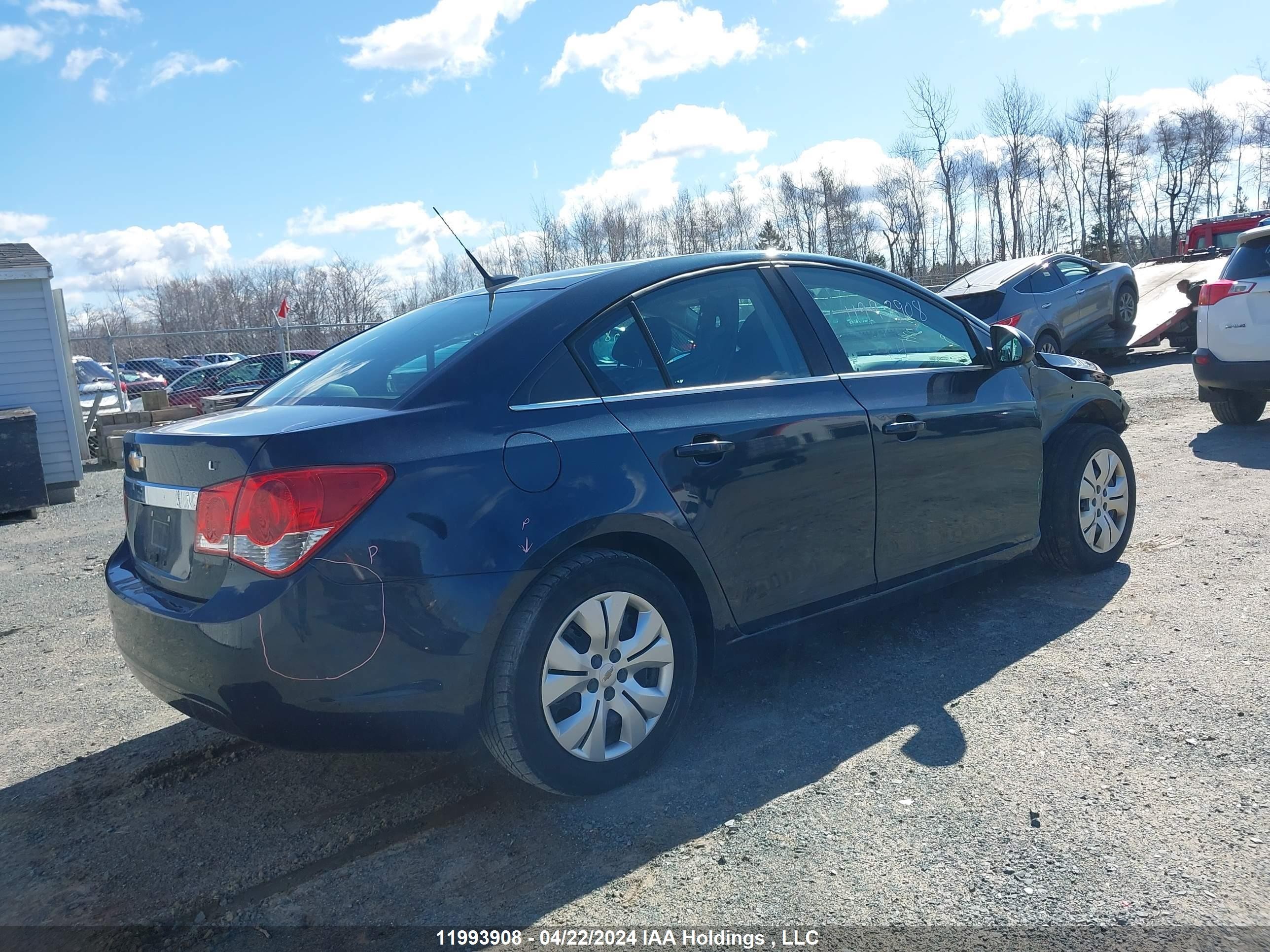 Photo 3 VIN: 1G1PC5SB4E7354922 - CHEVROLET CRUZE 