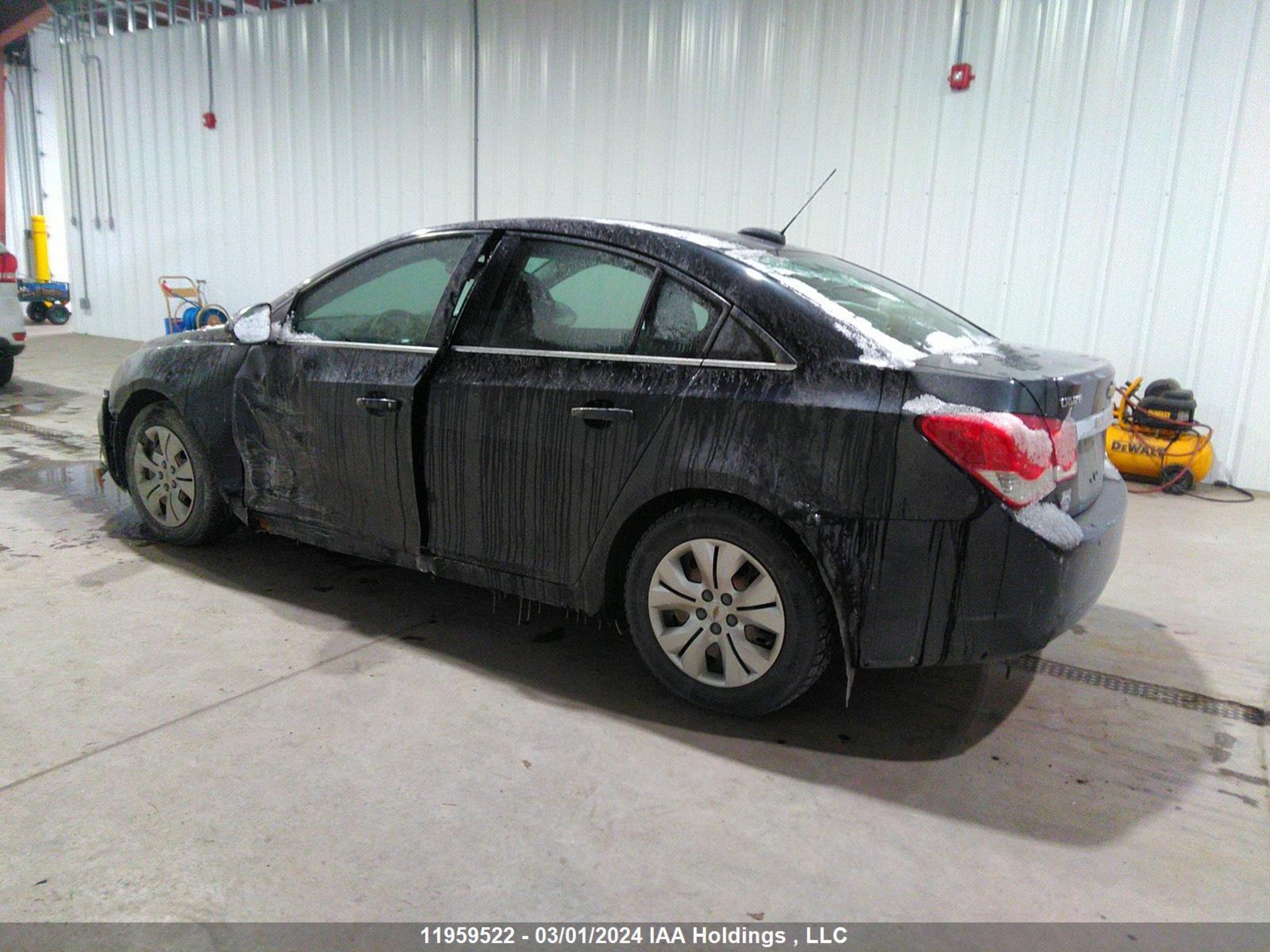 Photo 2 VIN: 1G1PC5SB4F7236970 - CHEVROLET CRUZE 