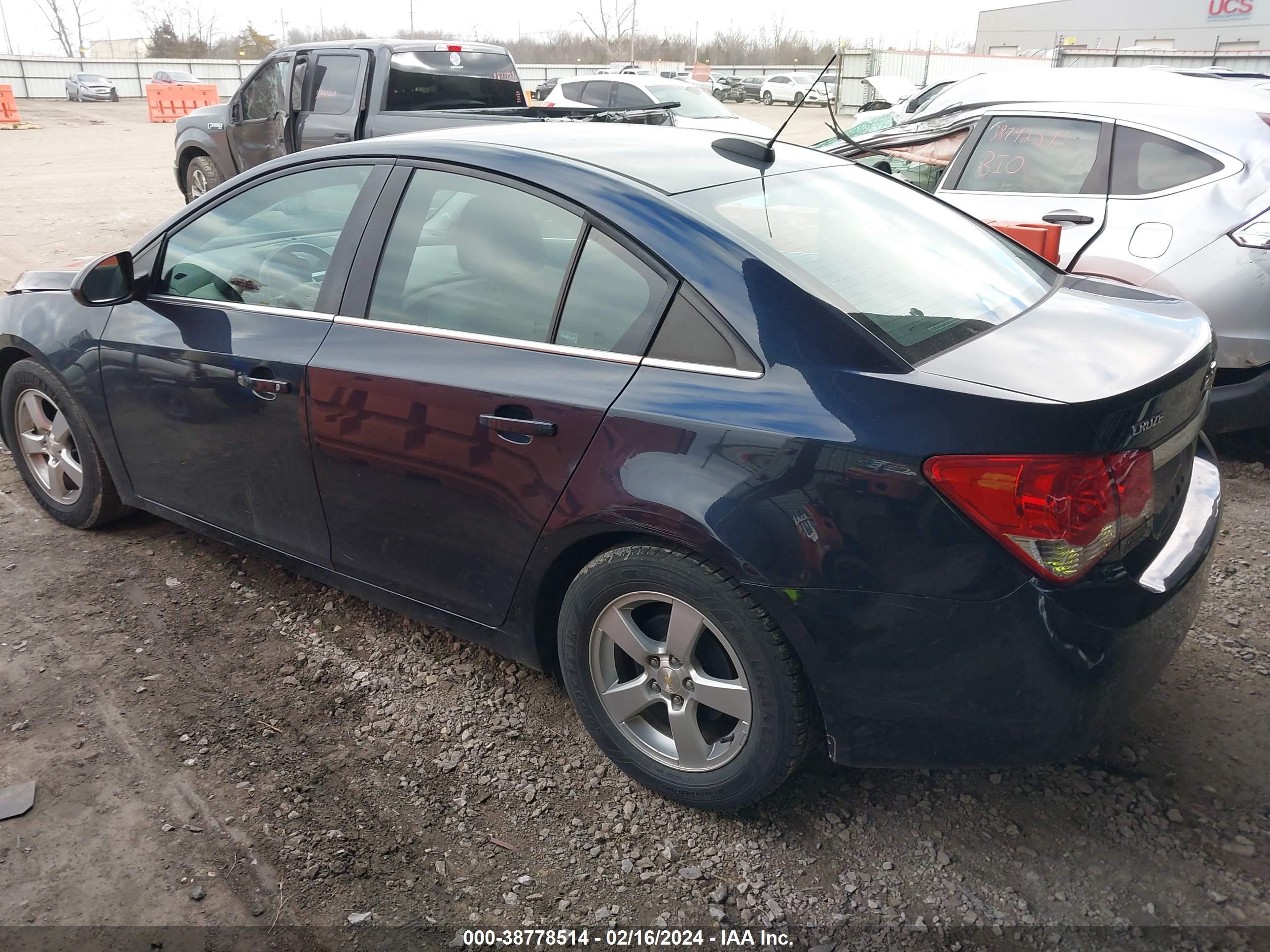 Photo 2 VIN: 1G1PC5SB4F7295114 - CHEVROLET CRUZE 