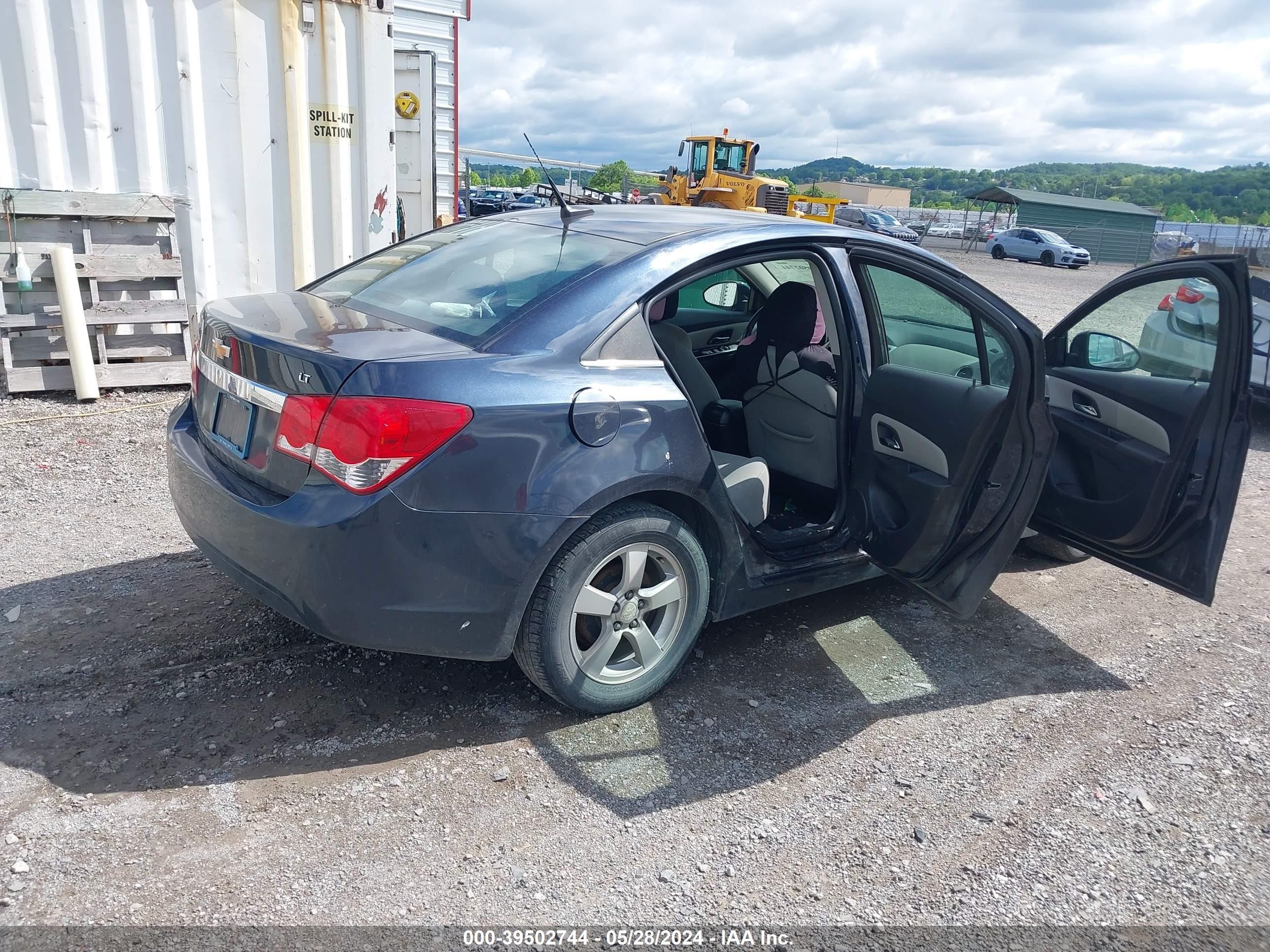 Photo 3 VIN: 1G1PC5SB5E7108932 - CHEVROLET CRUZE 