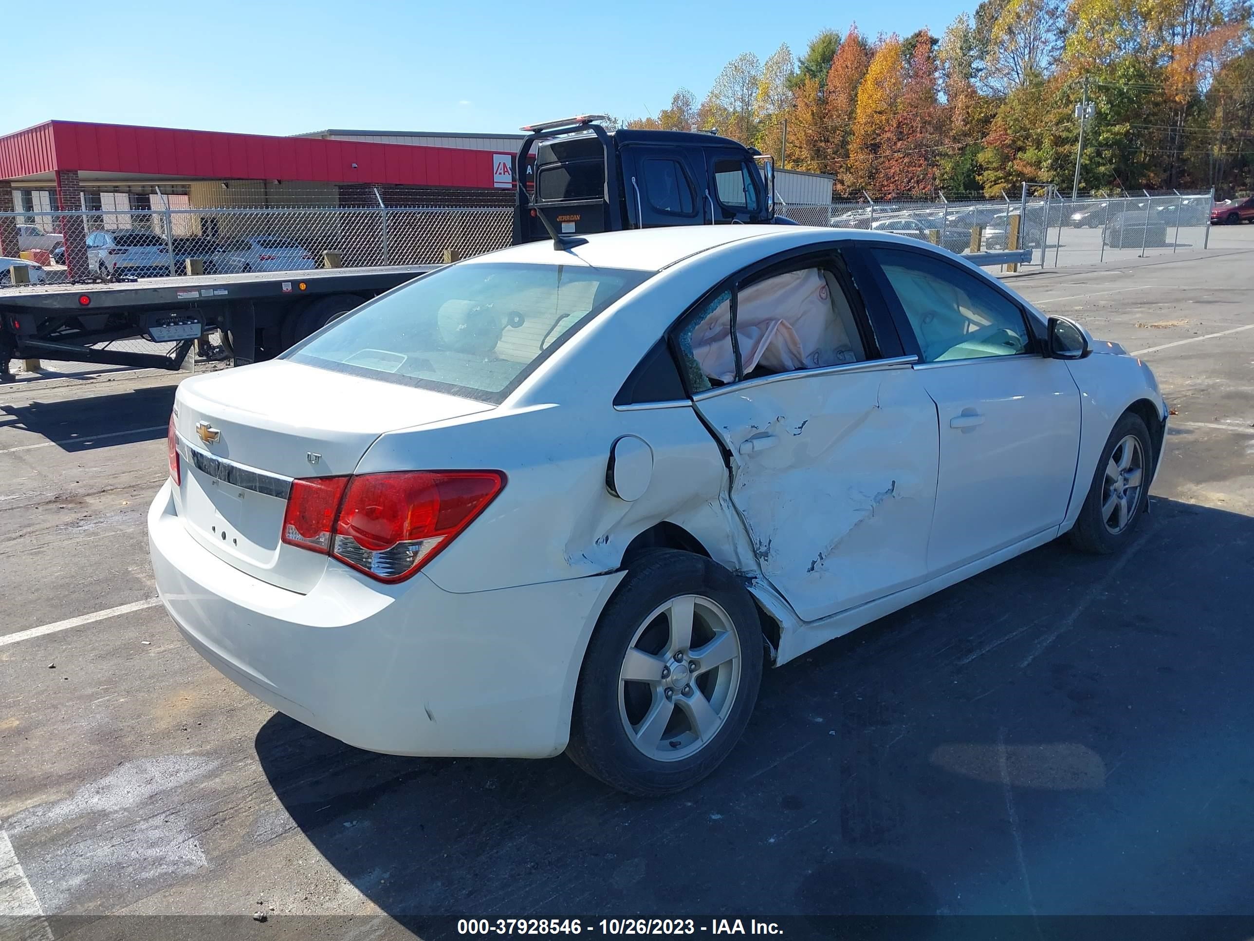 Photo 3 VIN: 1G1PC5SB5E7263643 - CHEVROLET CRUZE 