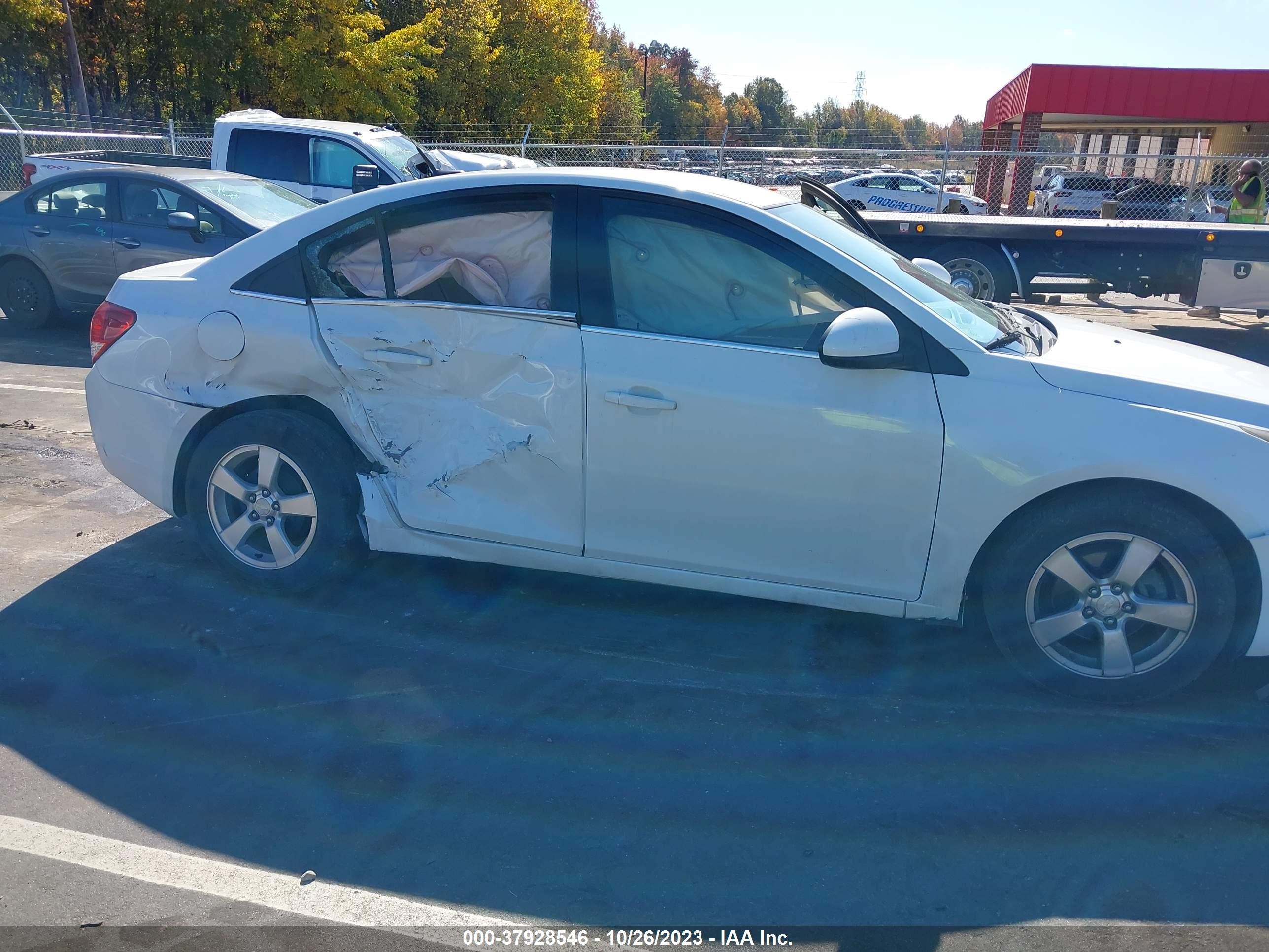 Photo 5 VIN: 1G1PC5SB5E7263643 - CHEVROLET CRUZE 