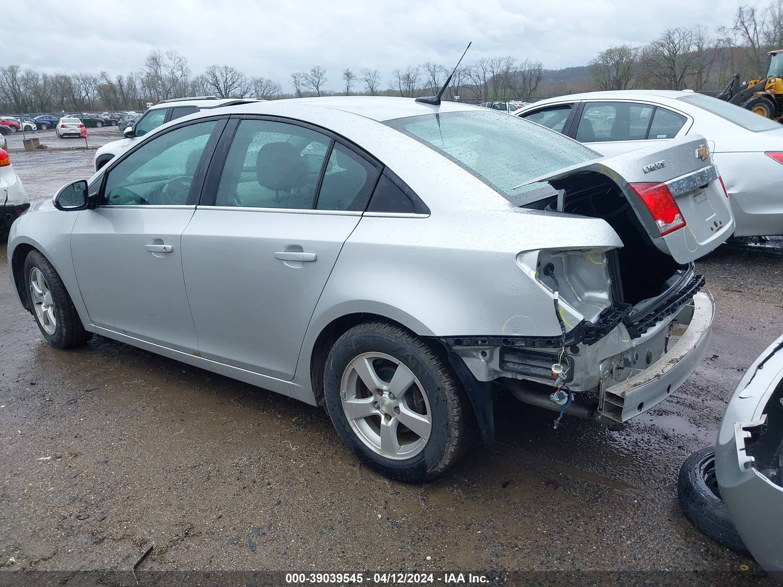 Photo 2 VIN: 1G1PC5SB5E7277087 - CHEVROLET CRUZE 