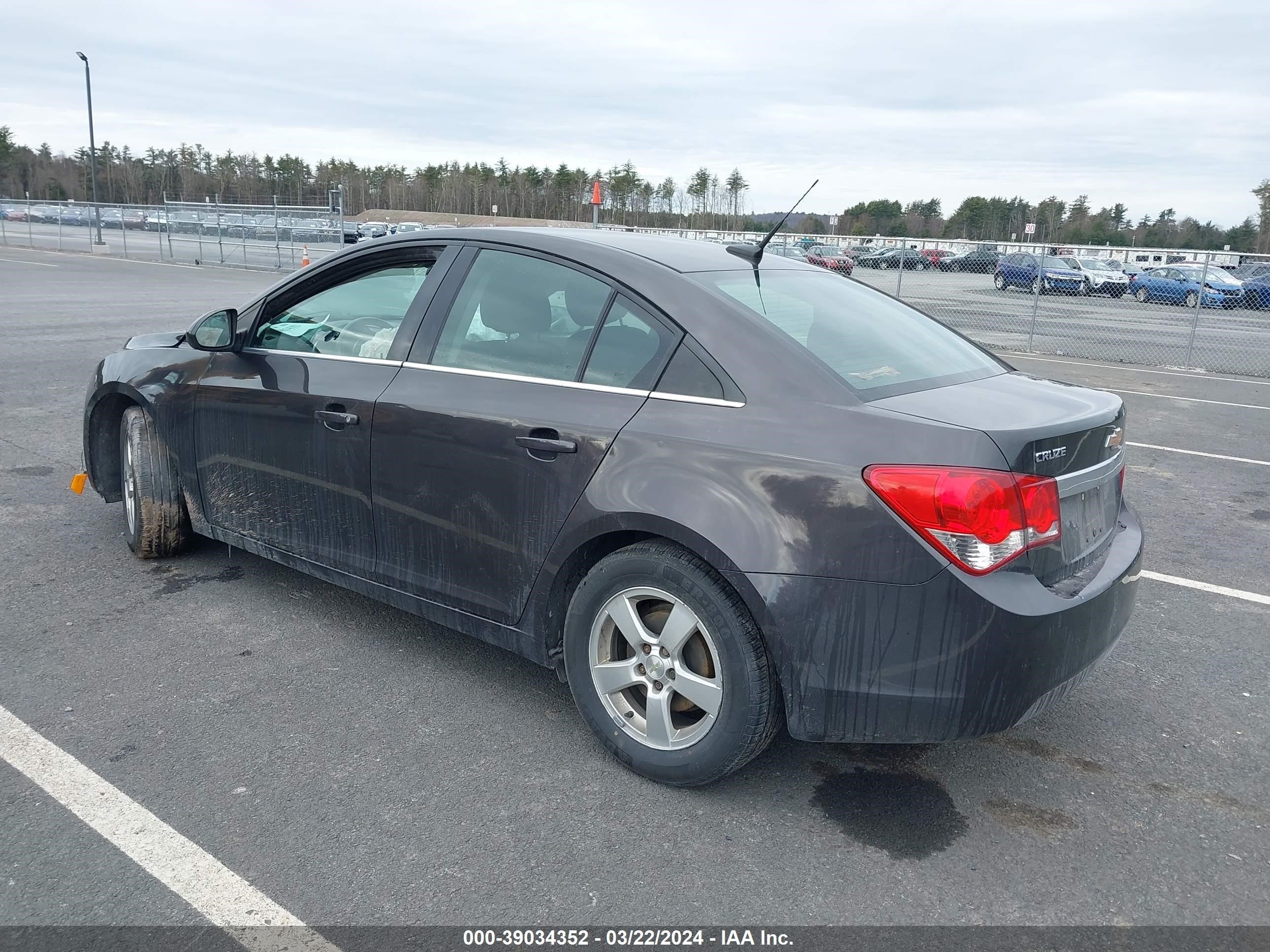 Photo 2 VIN: 1G1PC5SB5E7380106 - CHEVROLET CRUZE 