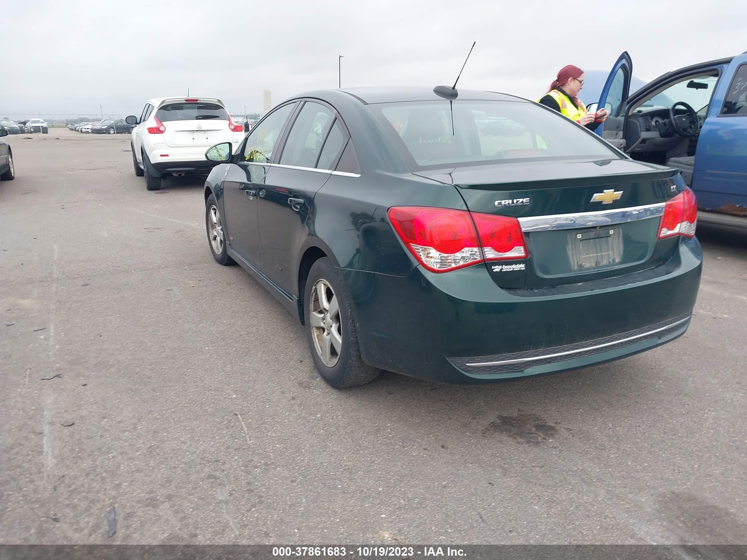 Photo 2 VIN: 1G1PC5SB5F7224892 - CHEVROLET CRUZE 