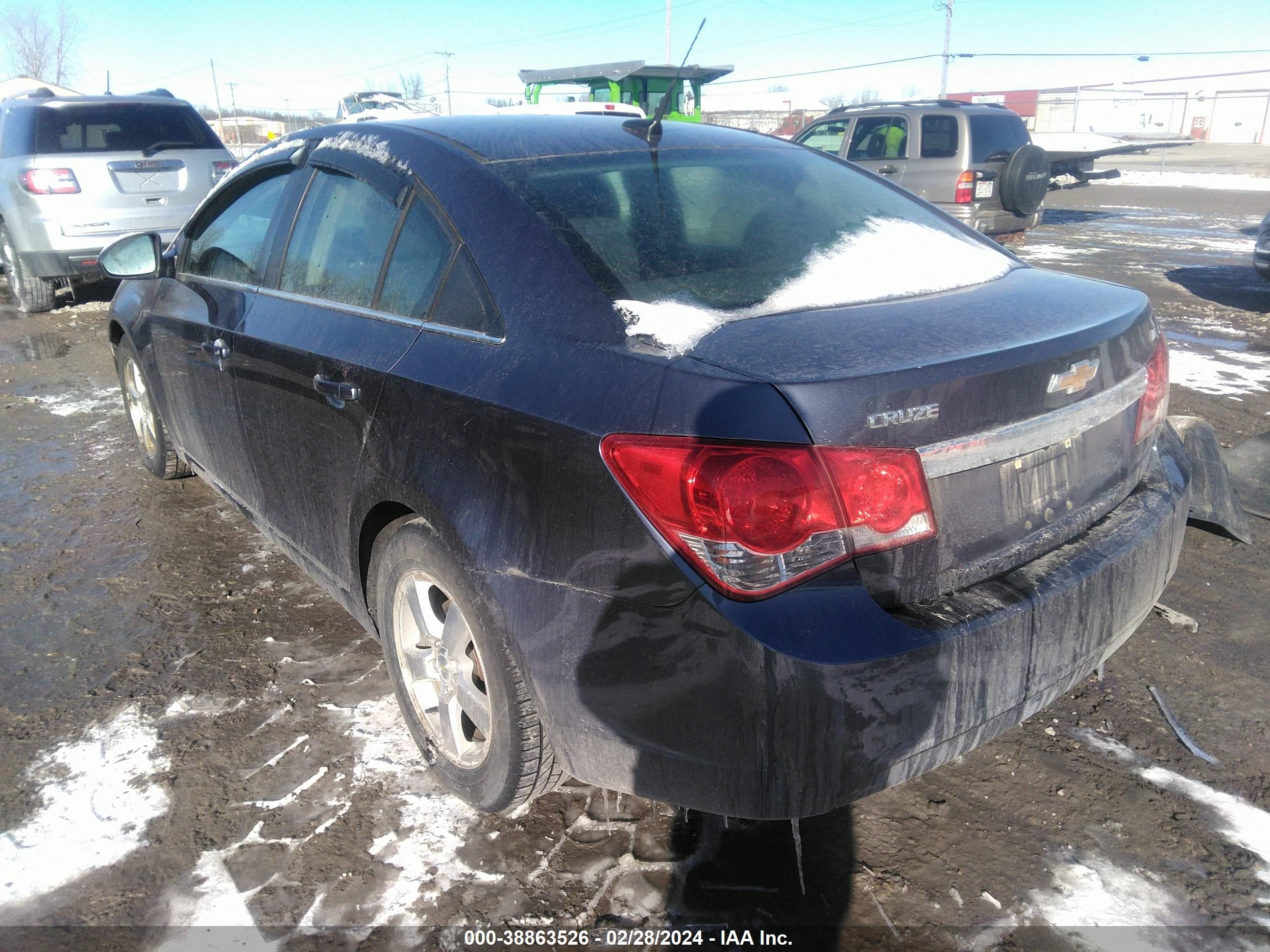 Photo 2 VIN: 1G1PC5SB6D7139637 - CHEVROLET CRUZE 