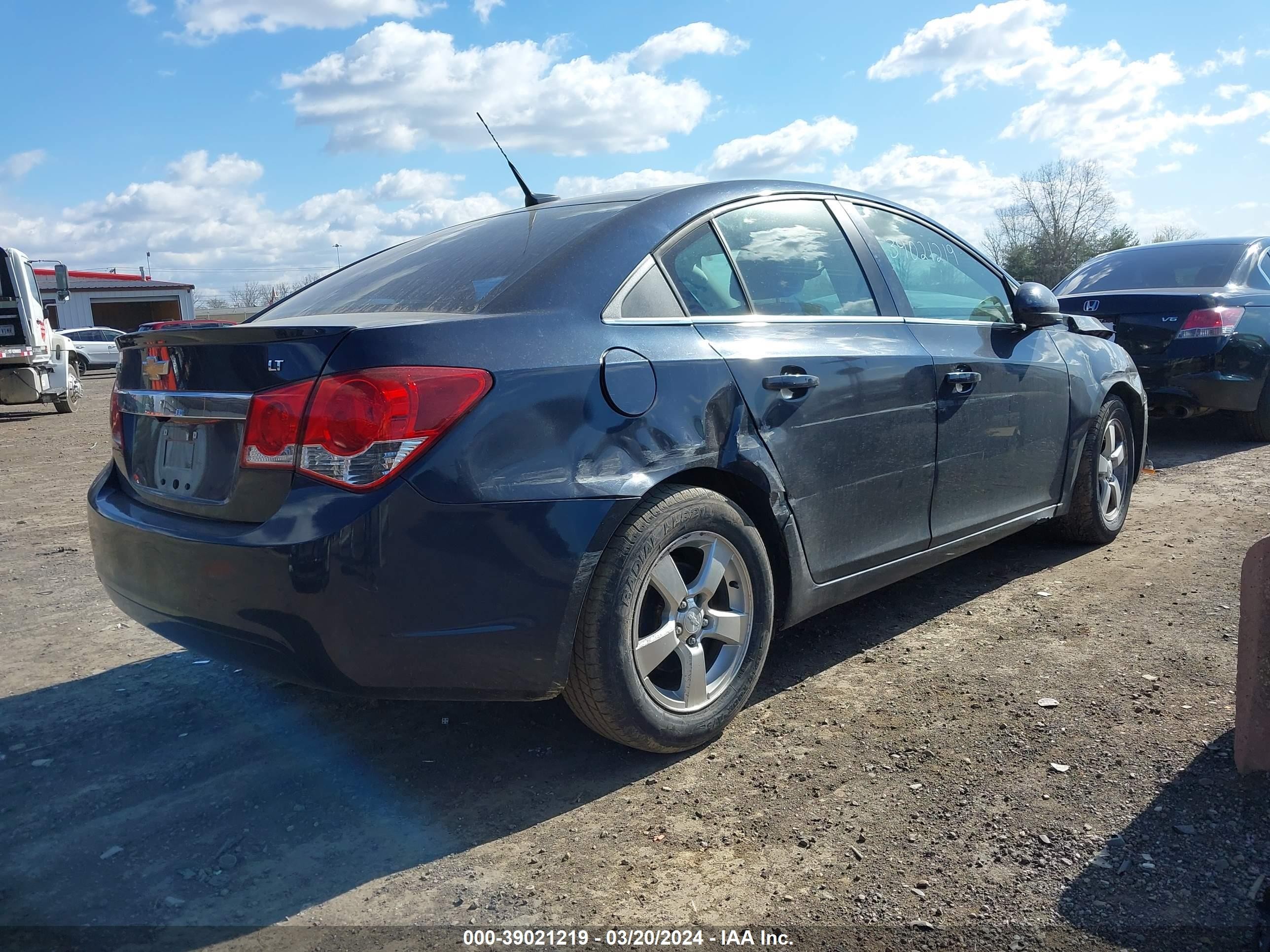 Photo 3 VIN: 1G1PC5SB6D7280353 - CHEVROLET CRUZE 