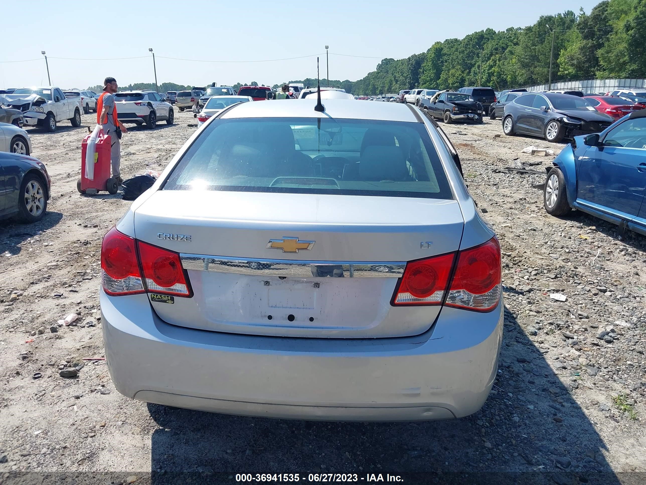 Photo 15 VIN: 1G1PC5SB6E7315541 - CHEVROLET CRUZE 