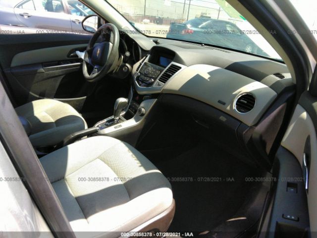 Photo 4 VIN: 1G1PC5SB6F7300443 - CHEVROLET CRUZE 