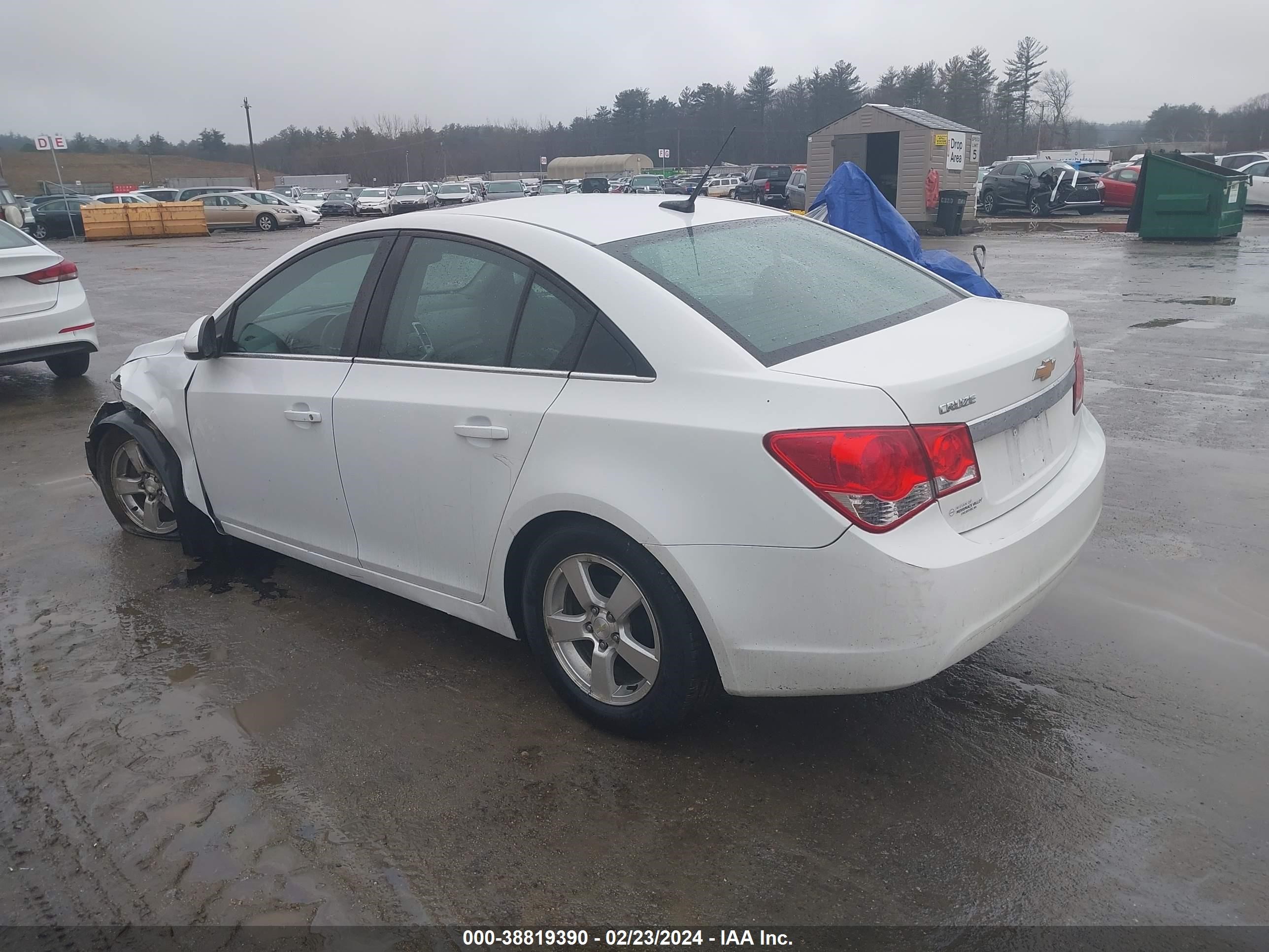 Photo 2 VIN: 1G1PC5SB7E7203928 - CHEVROLET CRUZE 